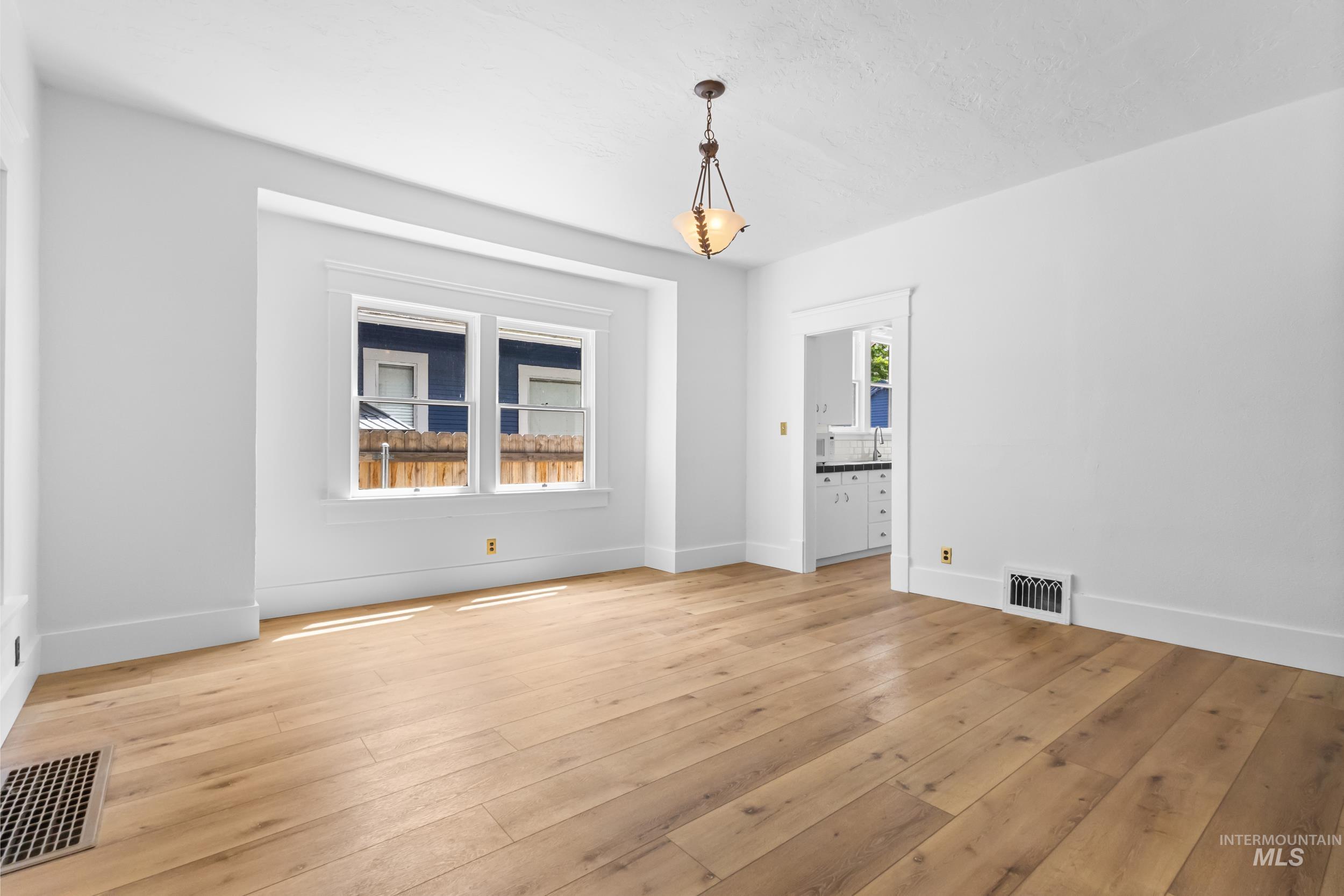 2119 W Brumback Street Property Photo 7