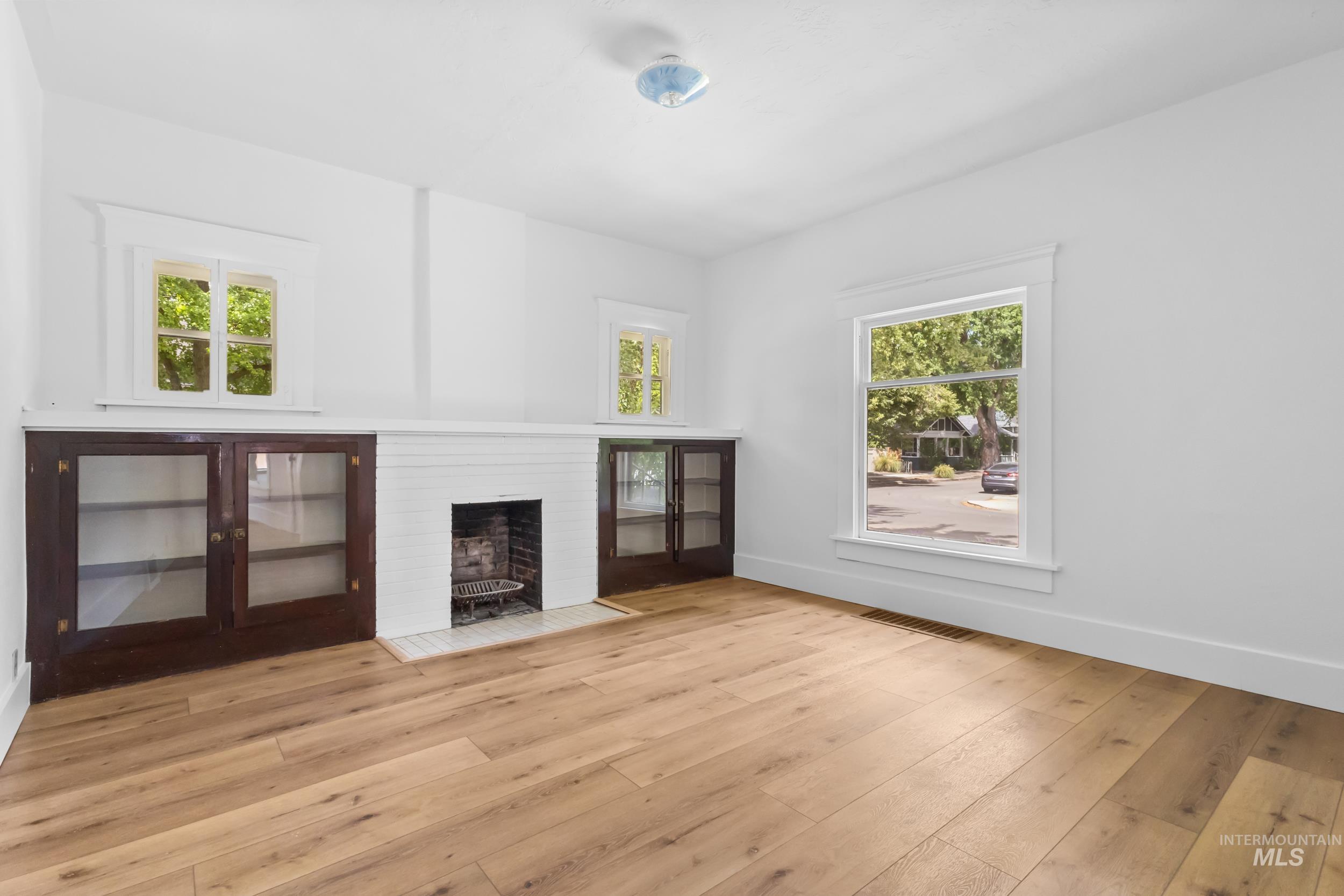 2119 W Brumback Street Property Photo 9