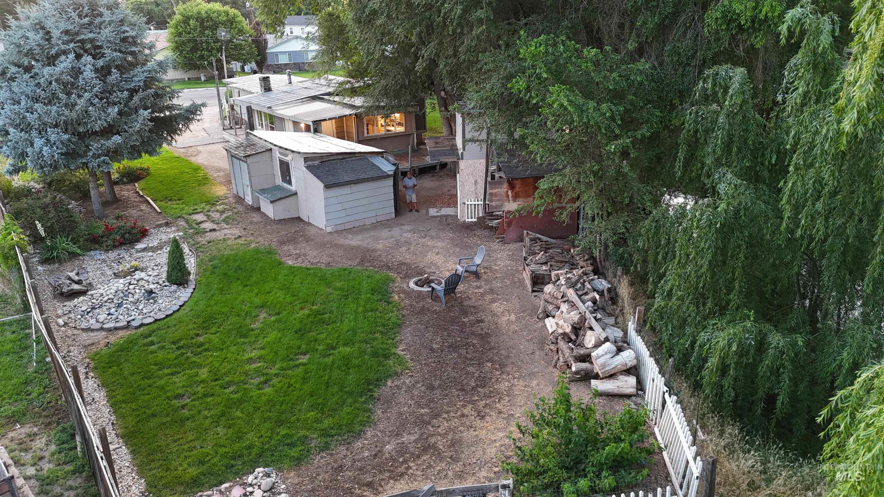 1226 S Elder St Property Photo 4