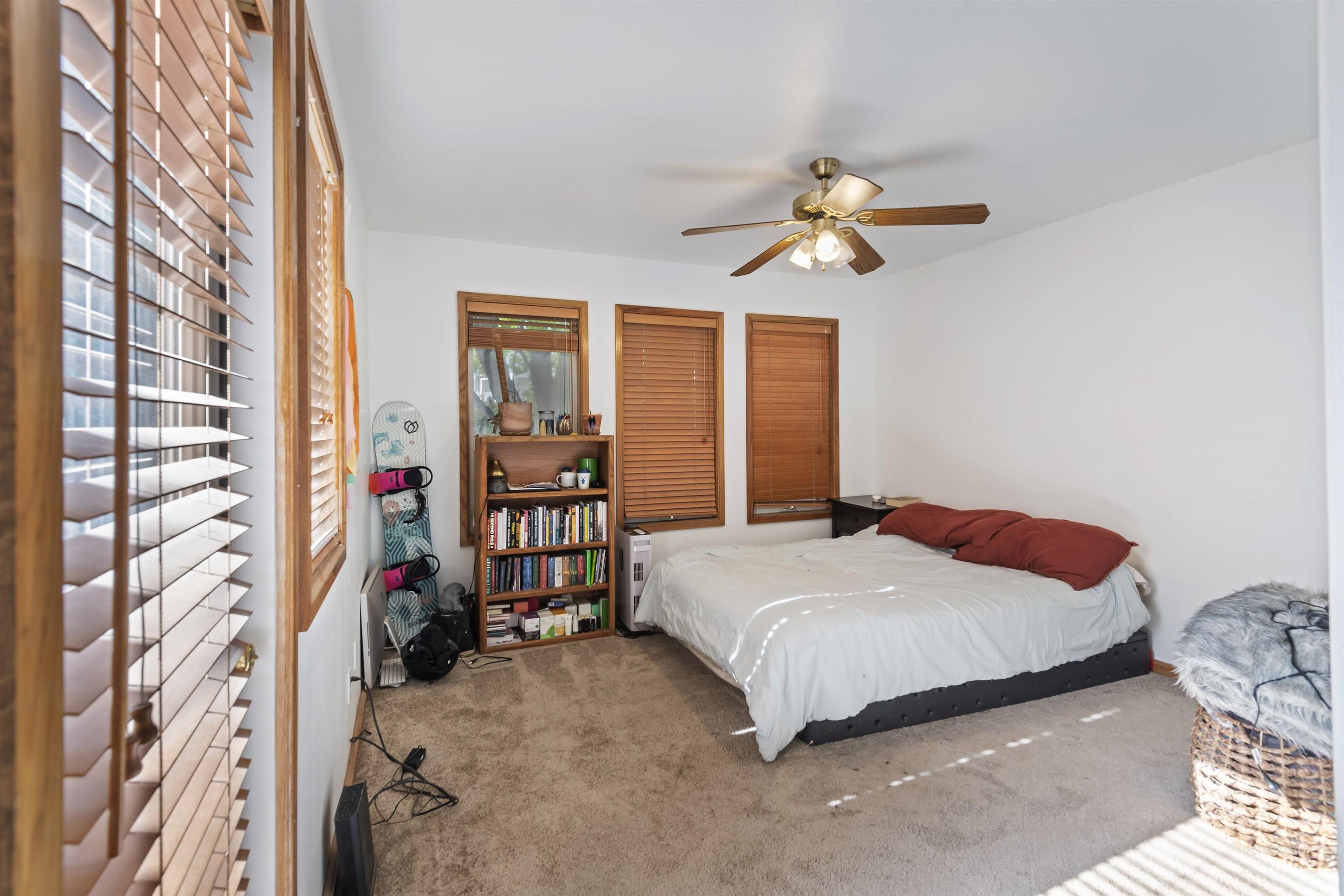 5675 N Graham Ave Property Photo 8
