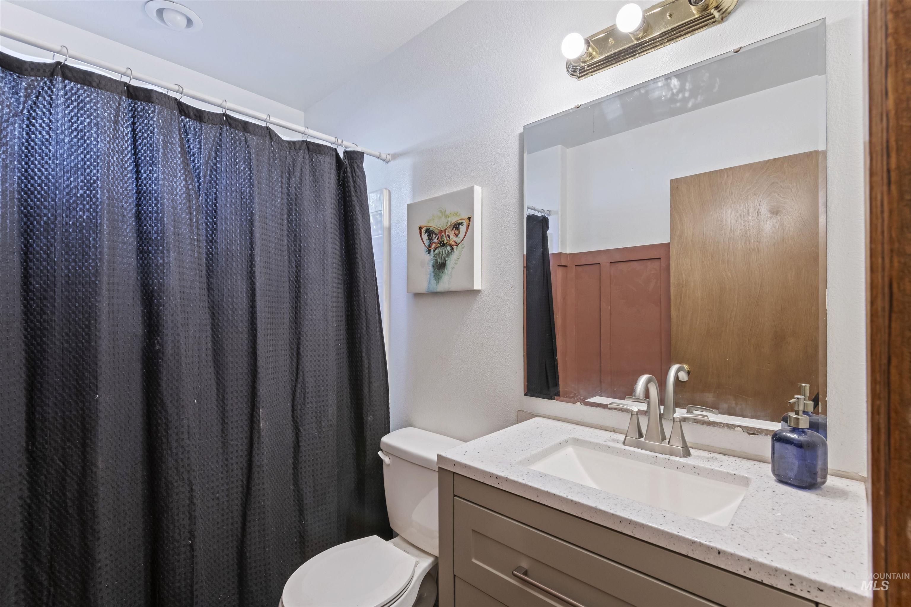 5675 N Graham Ave Property Photo 11