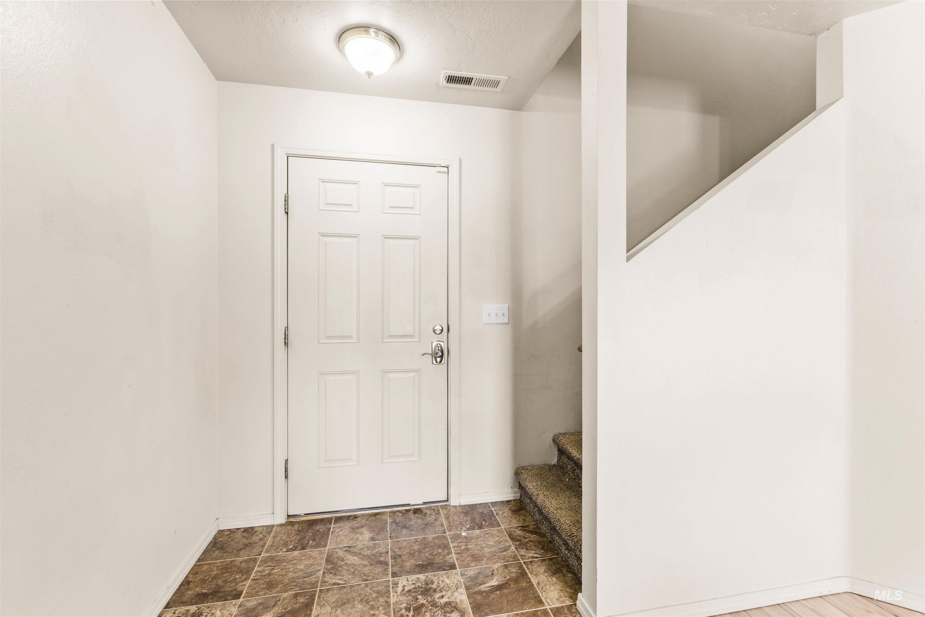 11800 Altamont St Property Photo 4