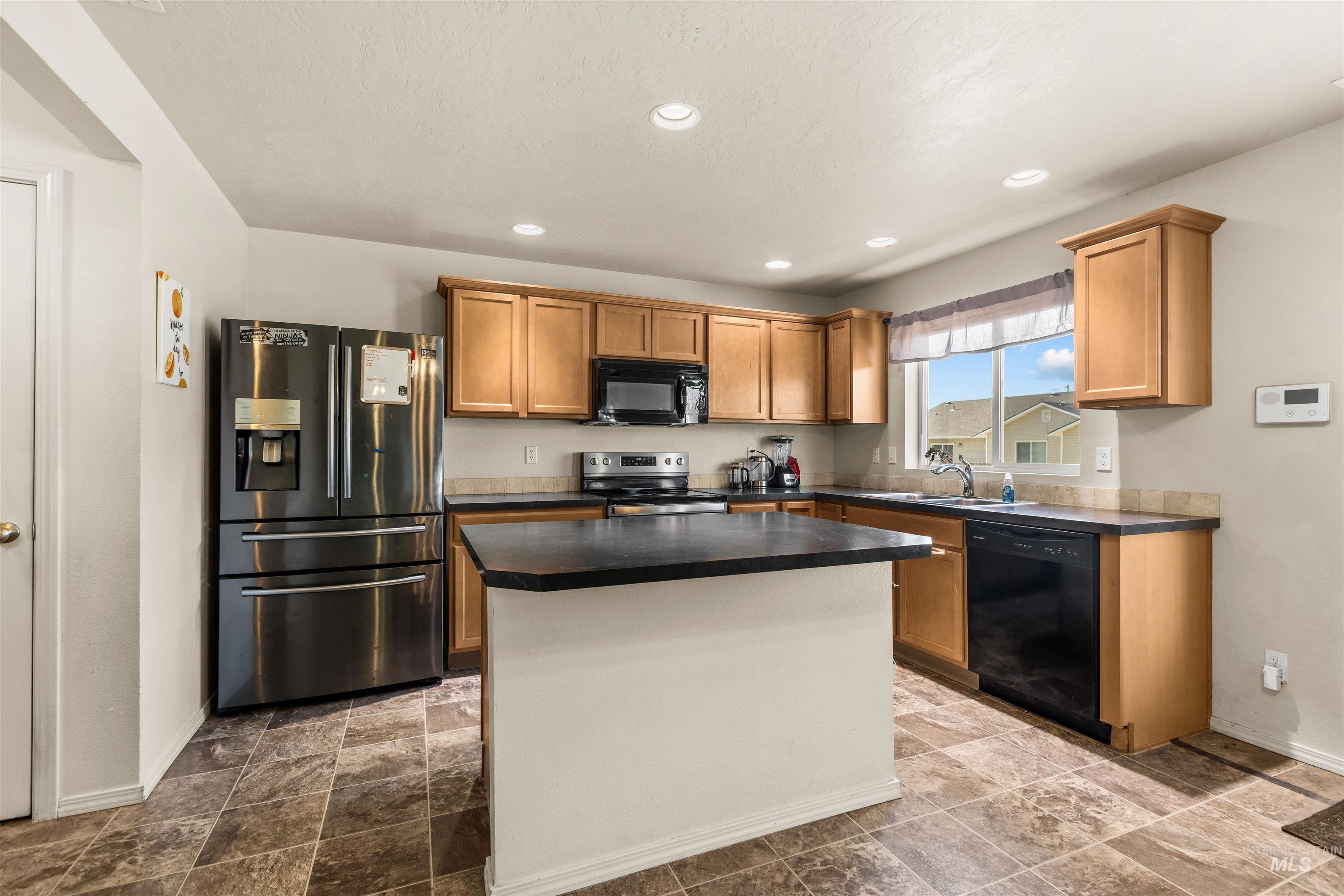 11800 Altamont St Property Photo 11