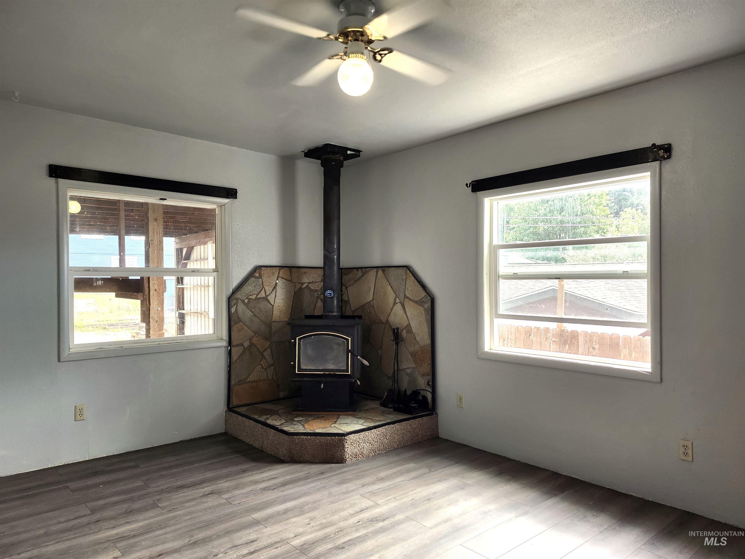825 Larch Street Property Photo 23
