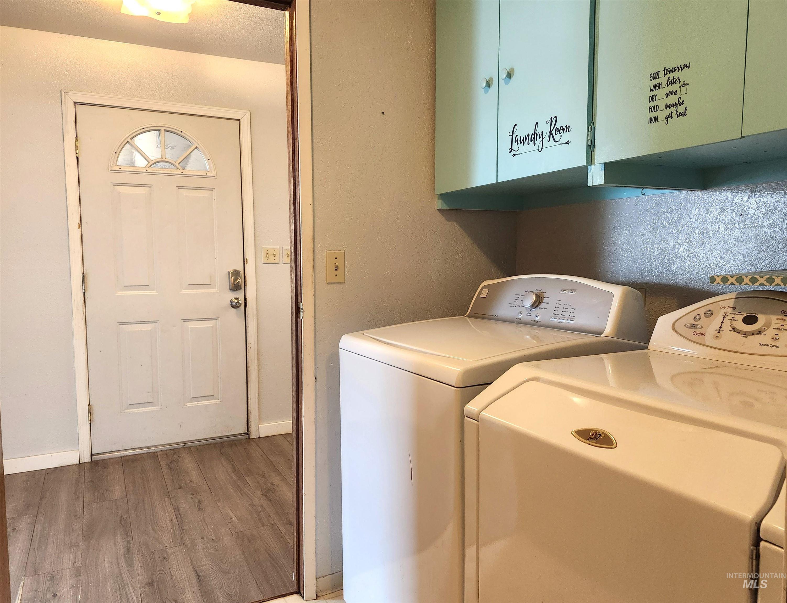 825 Larch Street Property Photo 28