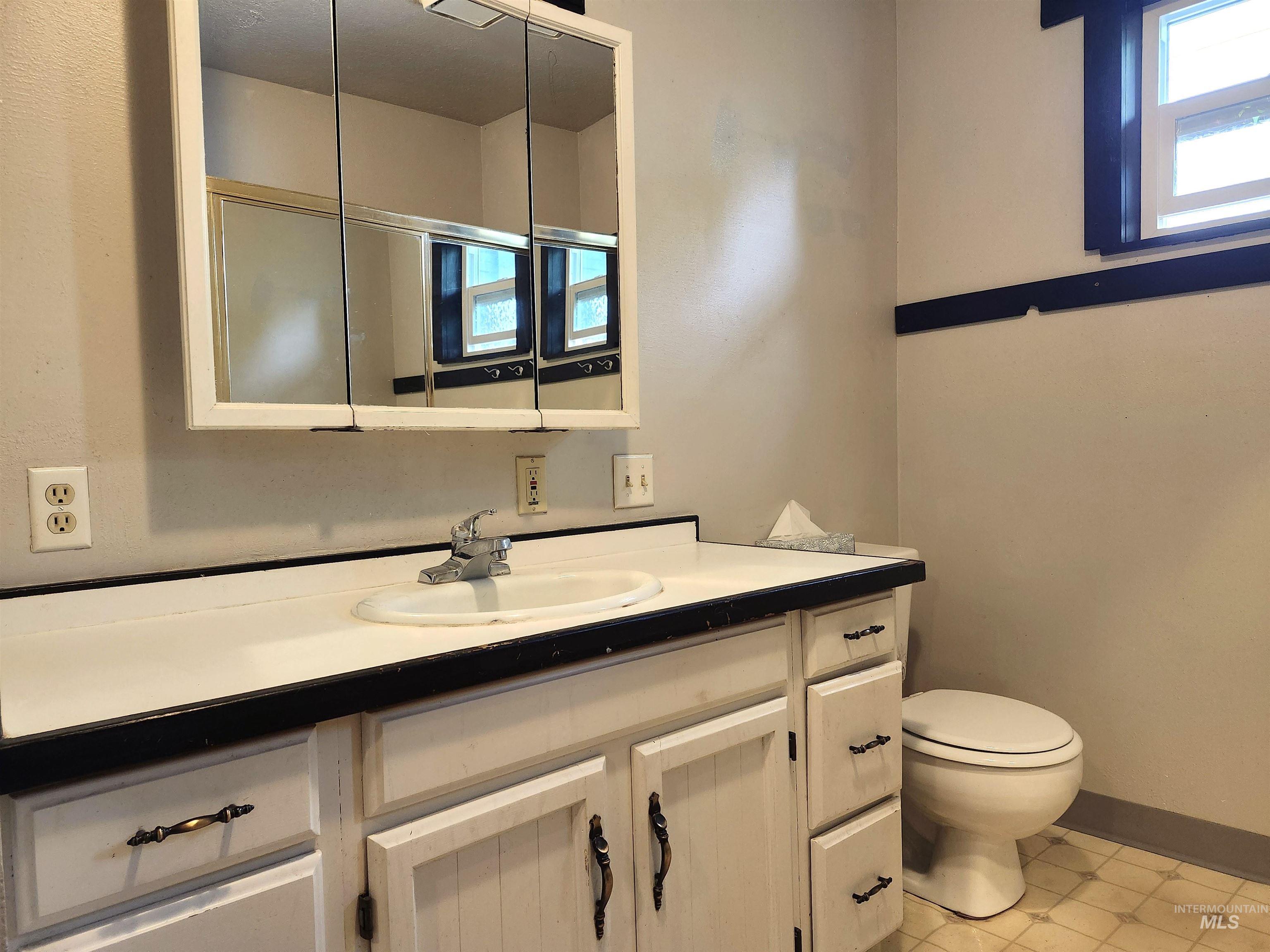 825 Larch Street Property Photo 29