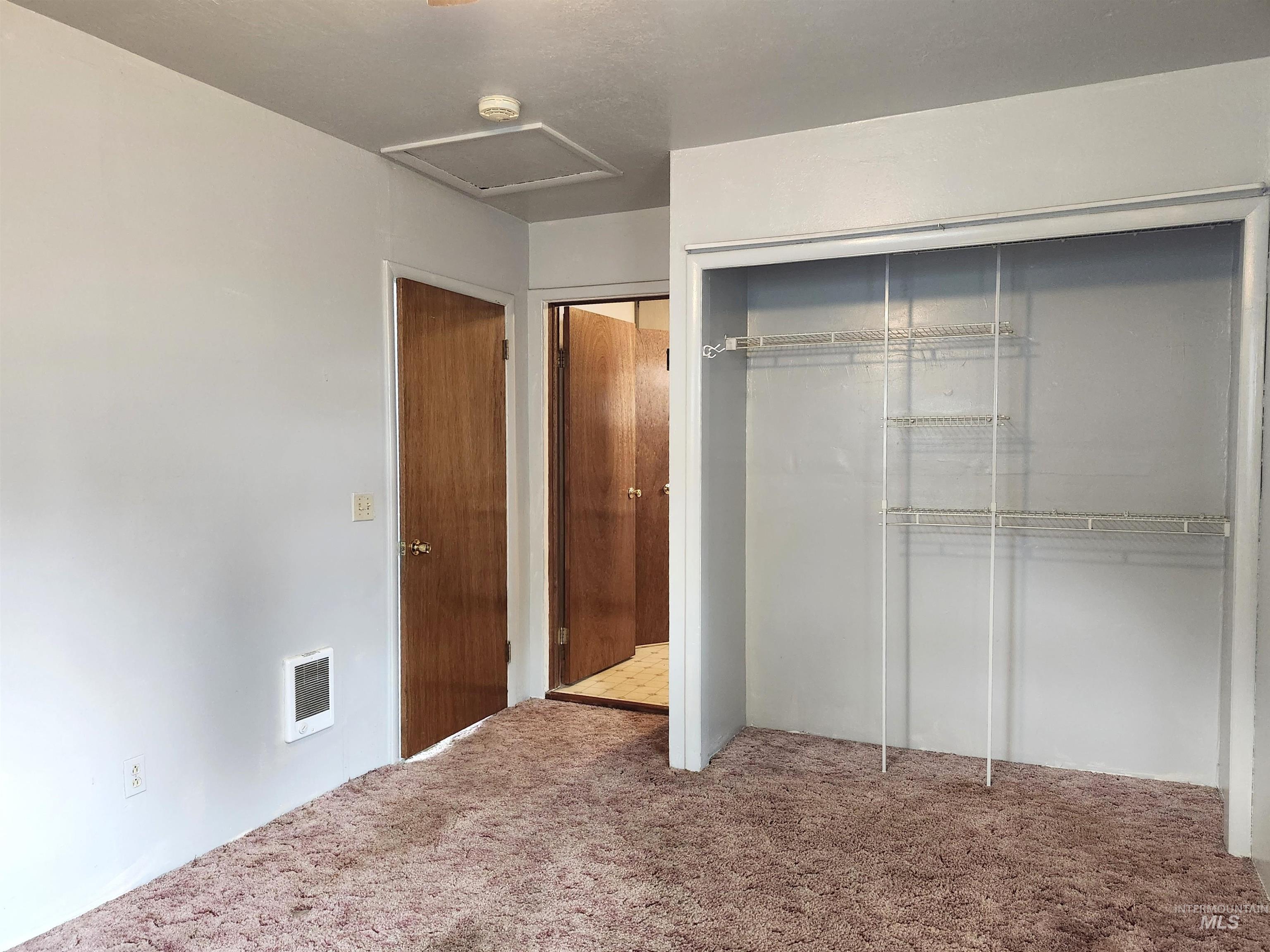 825 Larch Street Property Photo 33