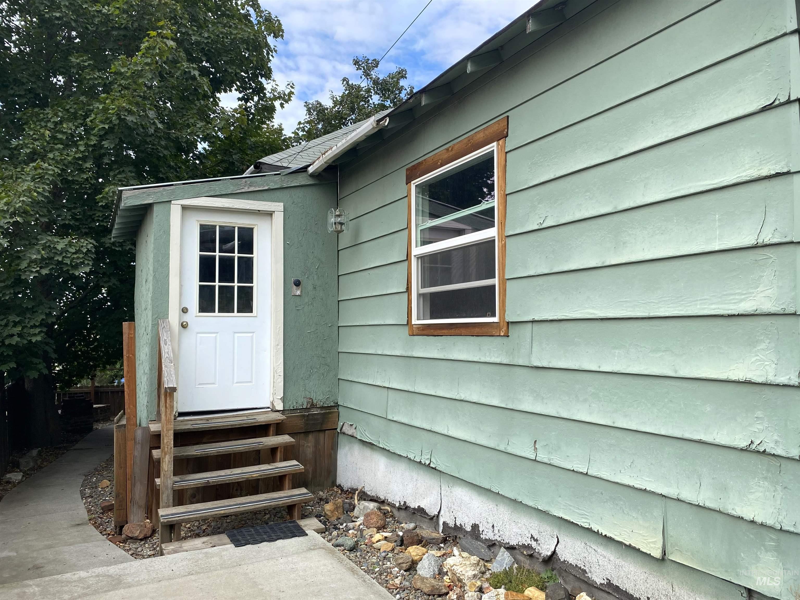 825 Larch Street Property Photo 41
