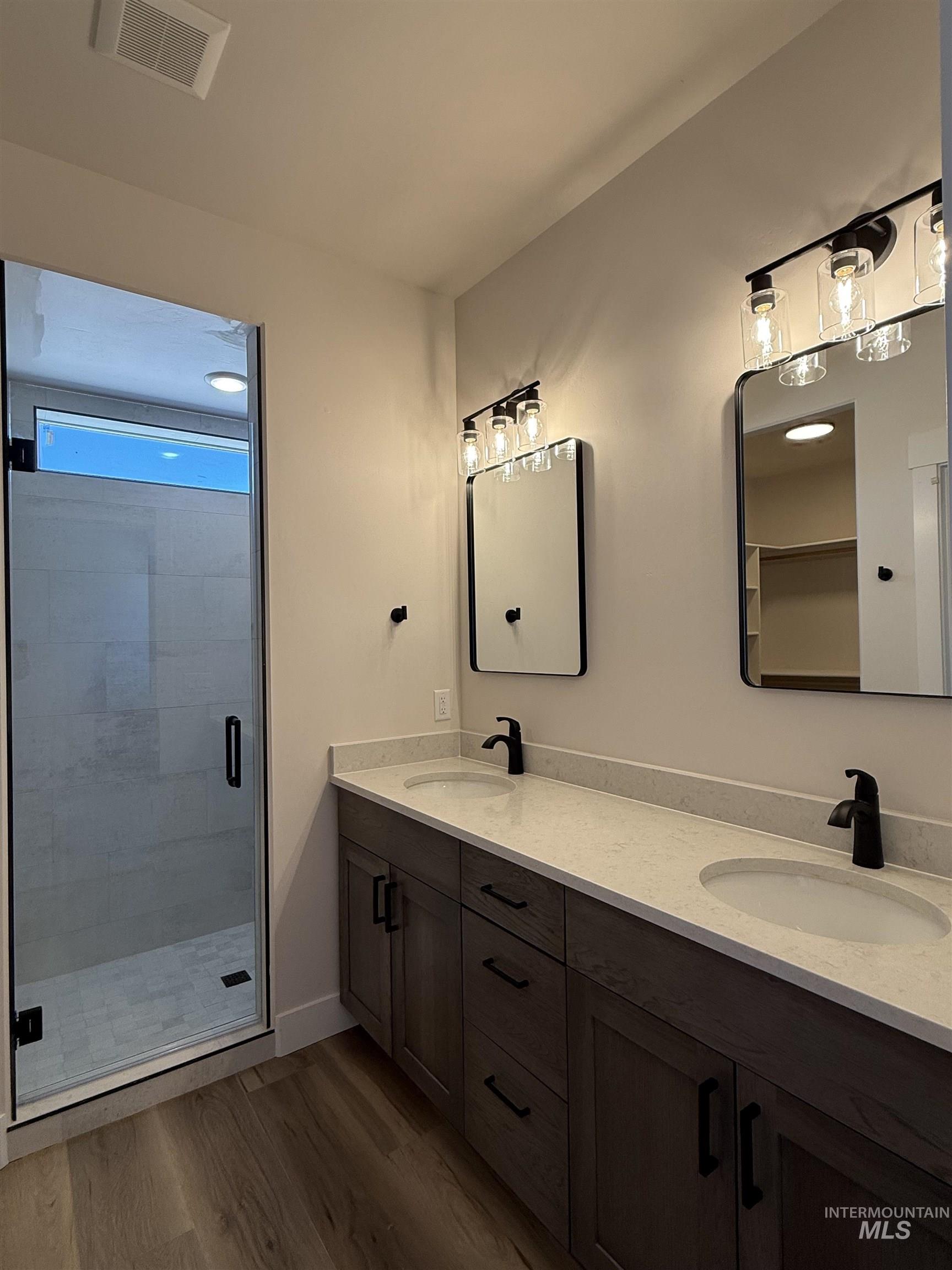 720 W Clark St. Property Photo 11