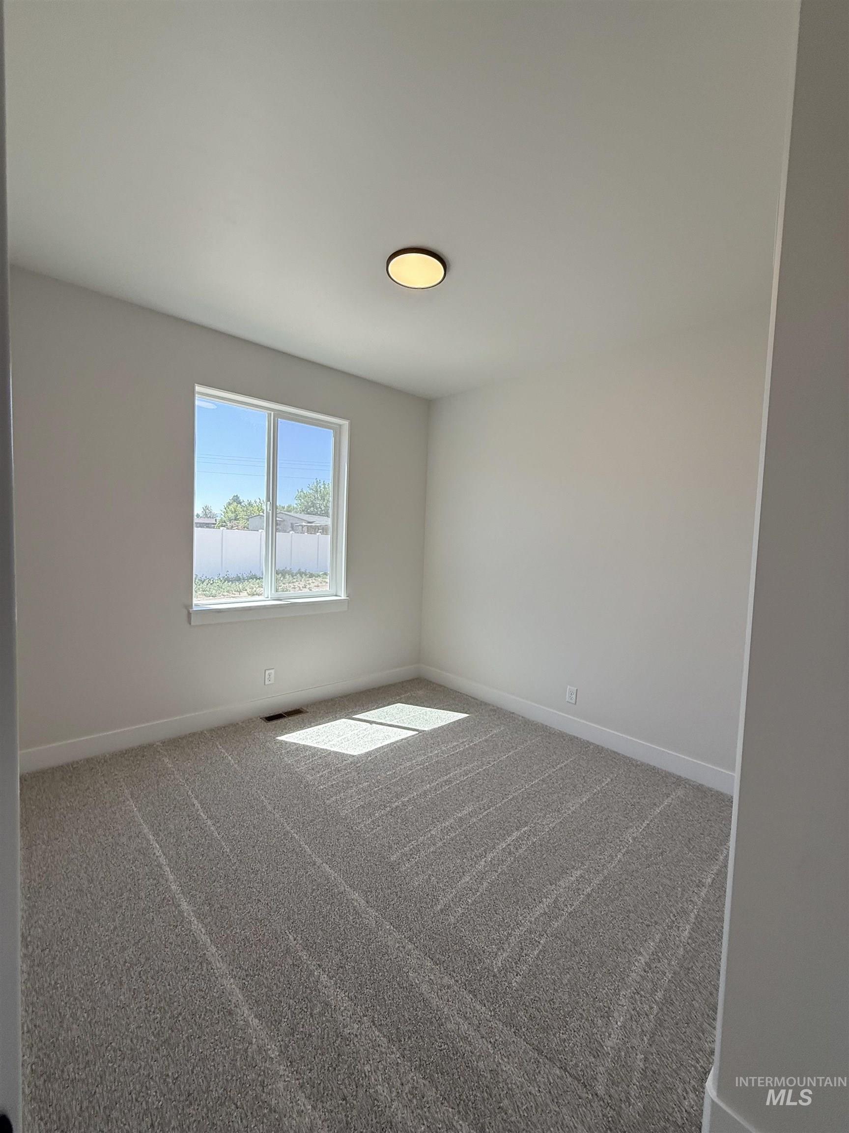 720 W Clark St. Property Photo 18