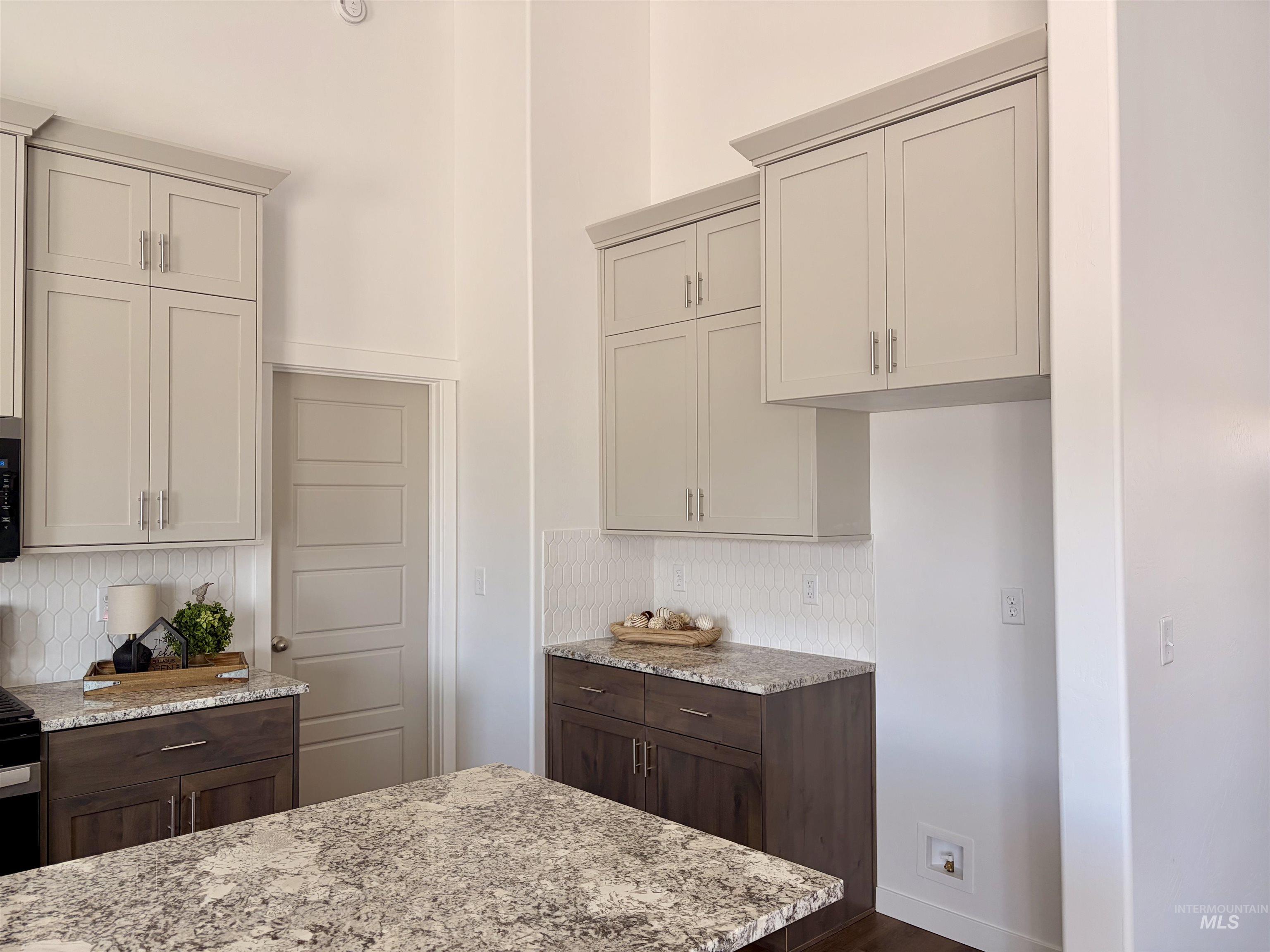 751 Waveland Avenue Property Photo 6