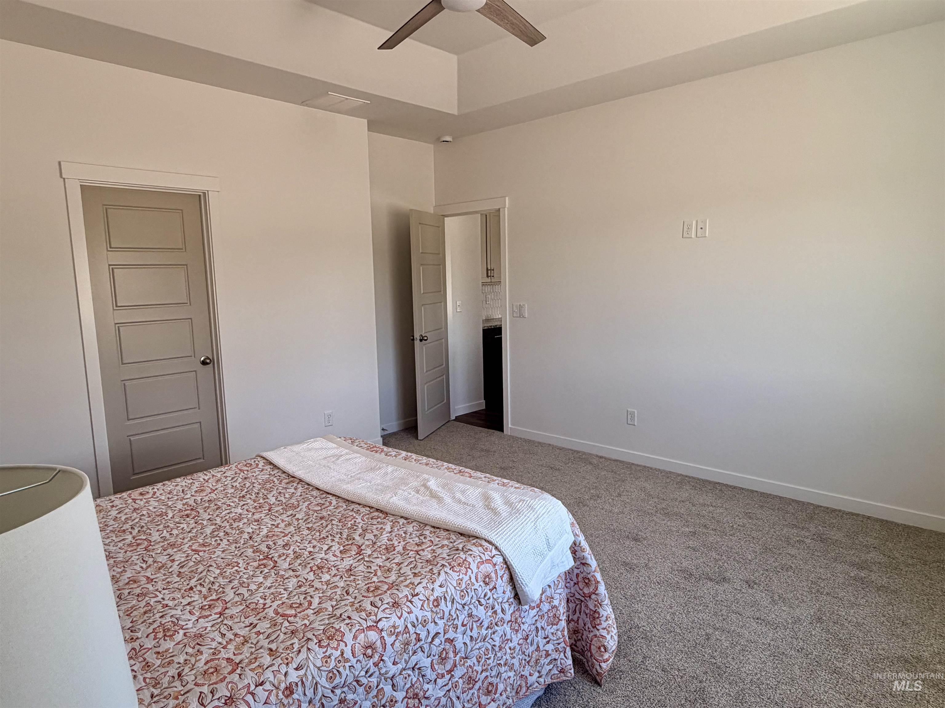 751 Waveland Avenue Property Photo 14