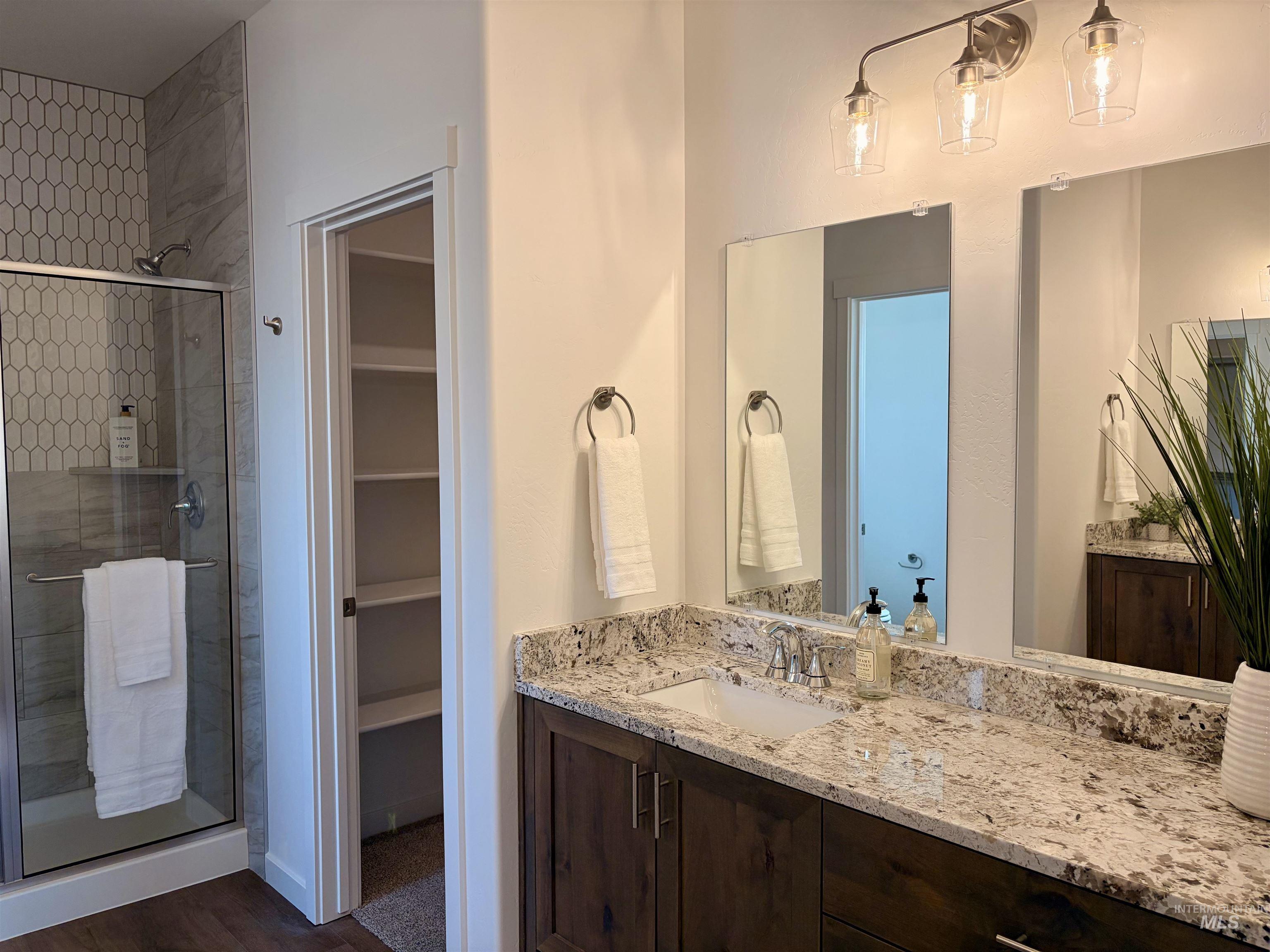 751 Waveland Avenue Property Photo 19