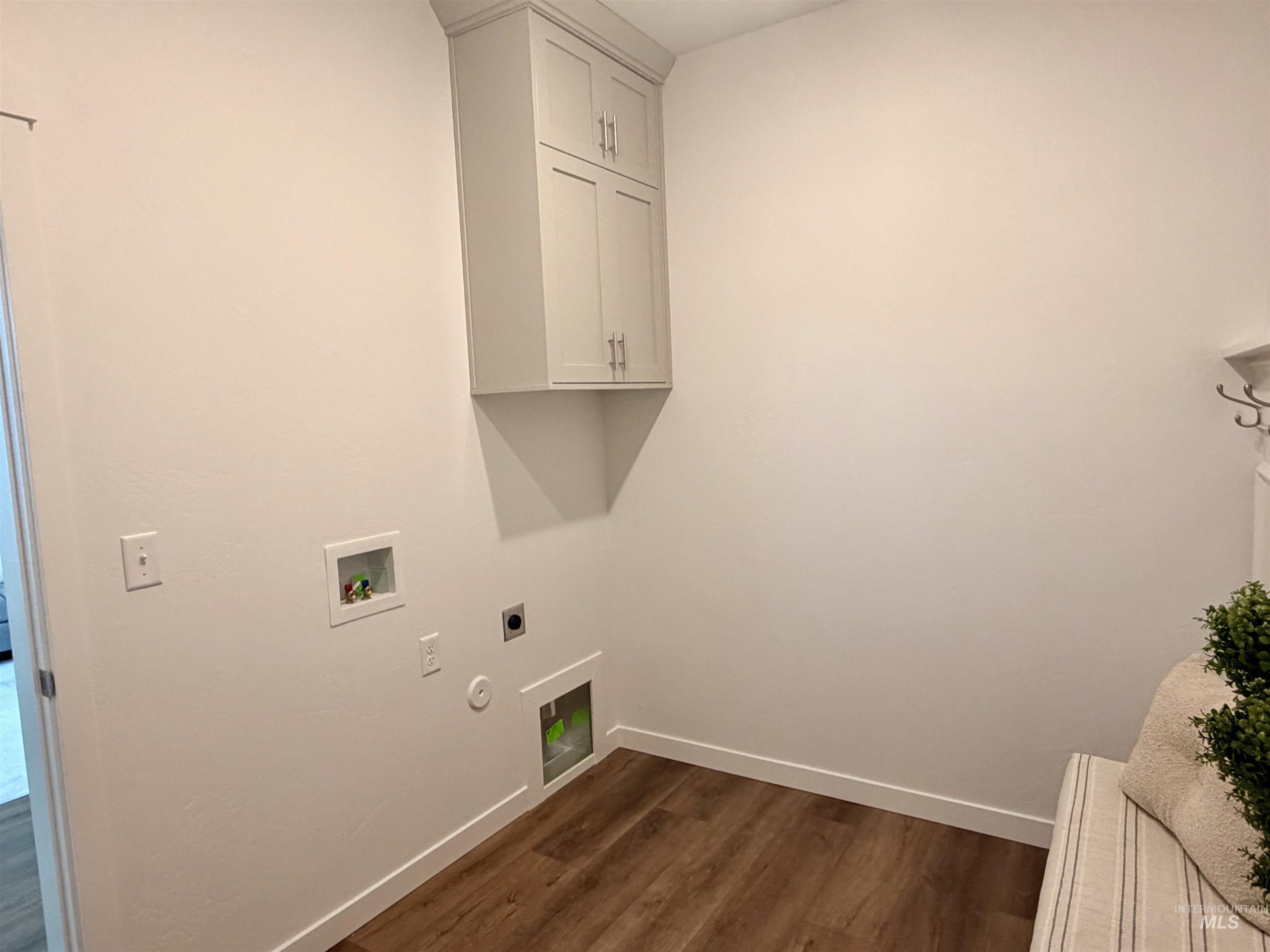 751 Waveland Avenue Property Photo 34