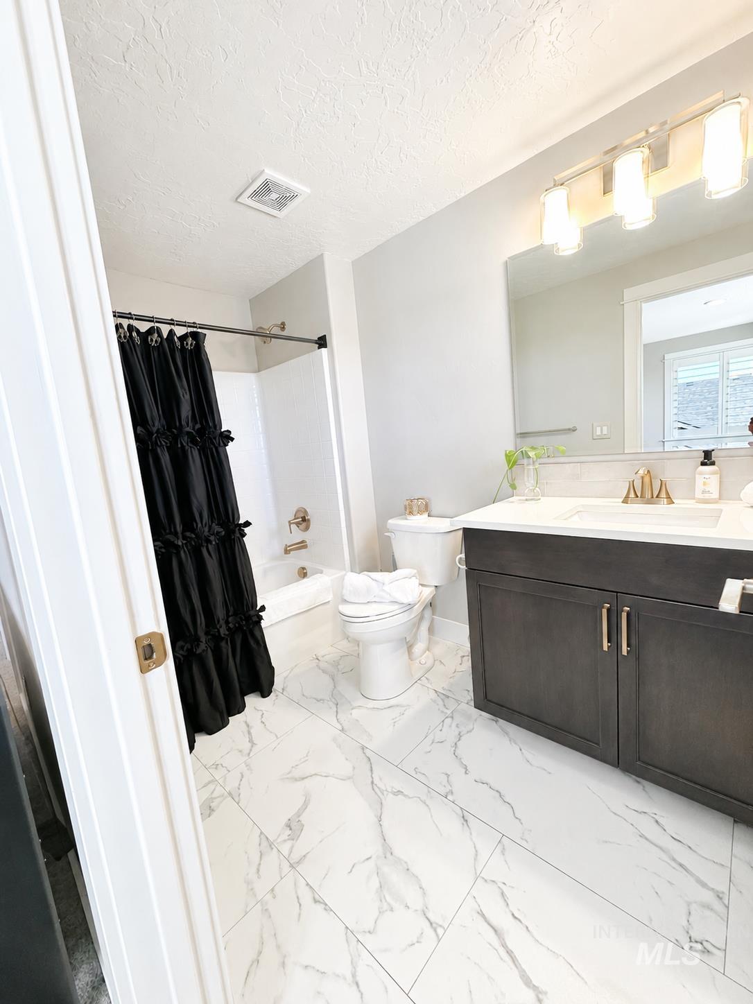 10672 W W Daylily Ave Property Photo 8