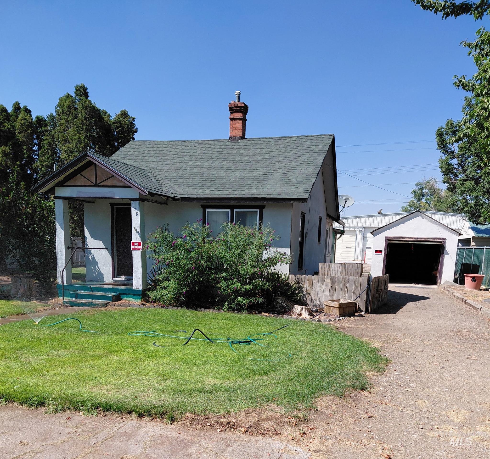 178 B Ave E Property Photo 2