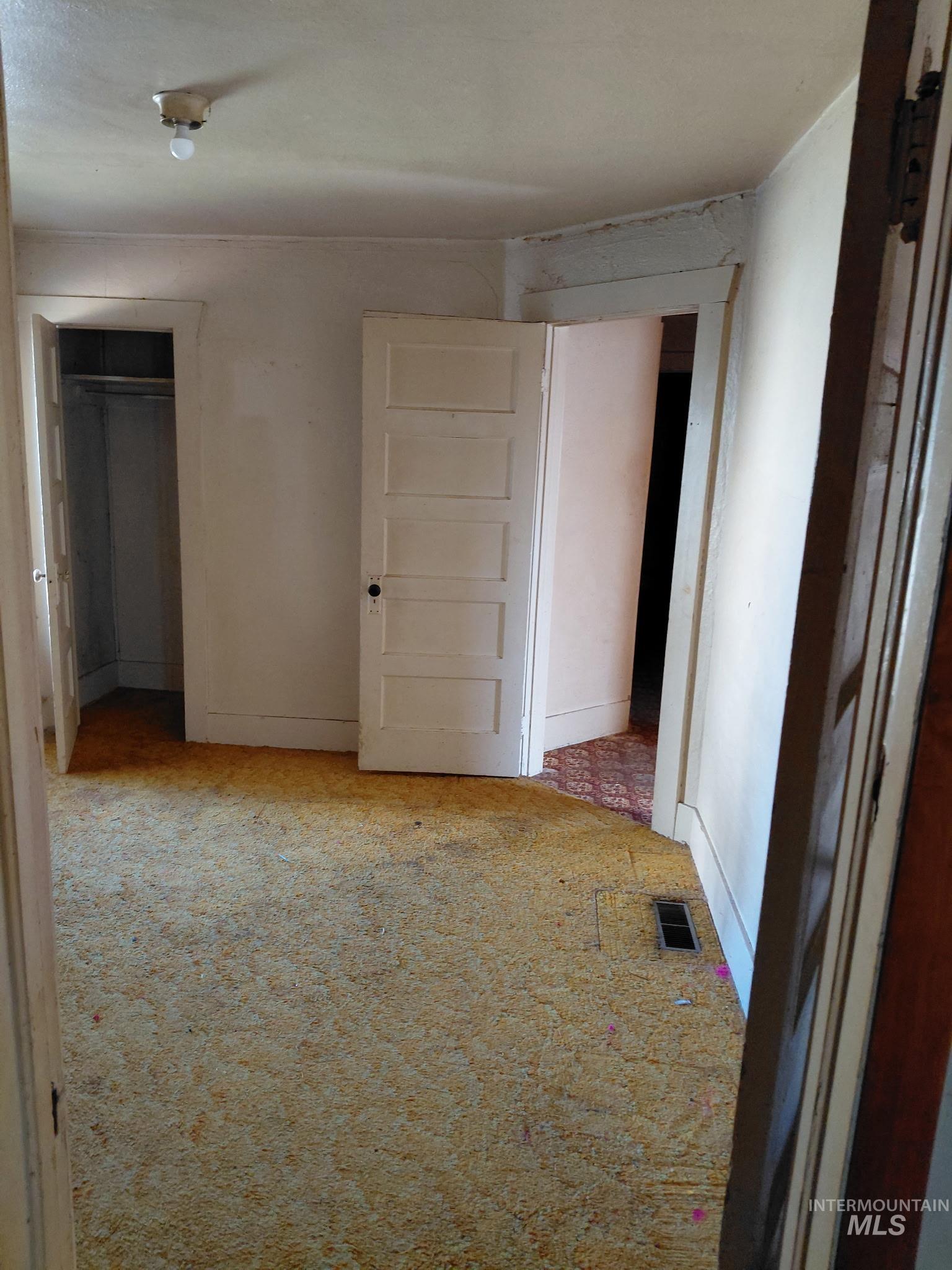 178 B Ave E Property Photo 8