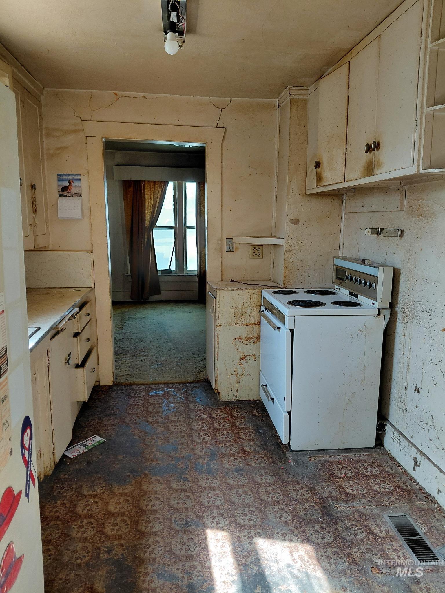 178 B Ave E Property Photo 11