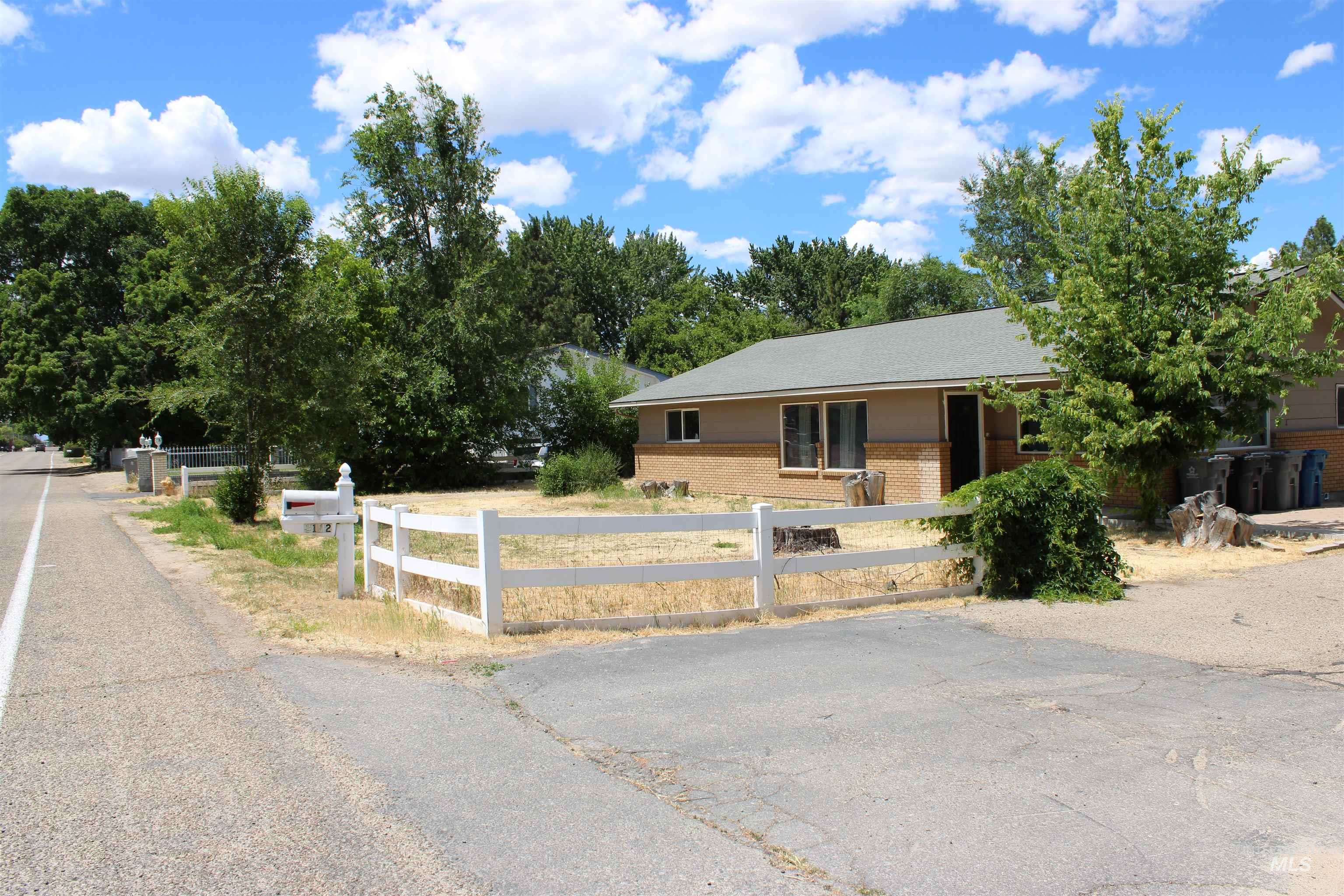1112 Smith Ave Property Photo 1