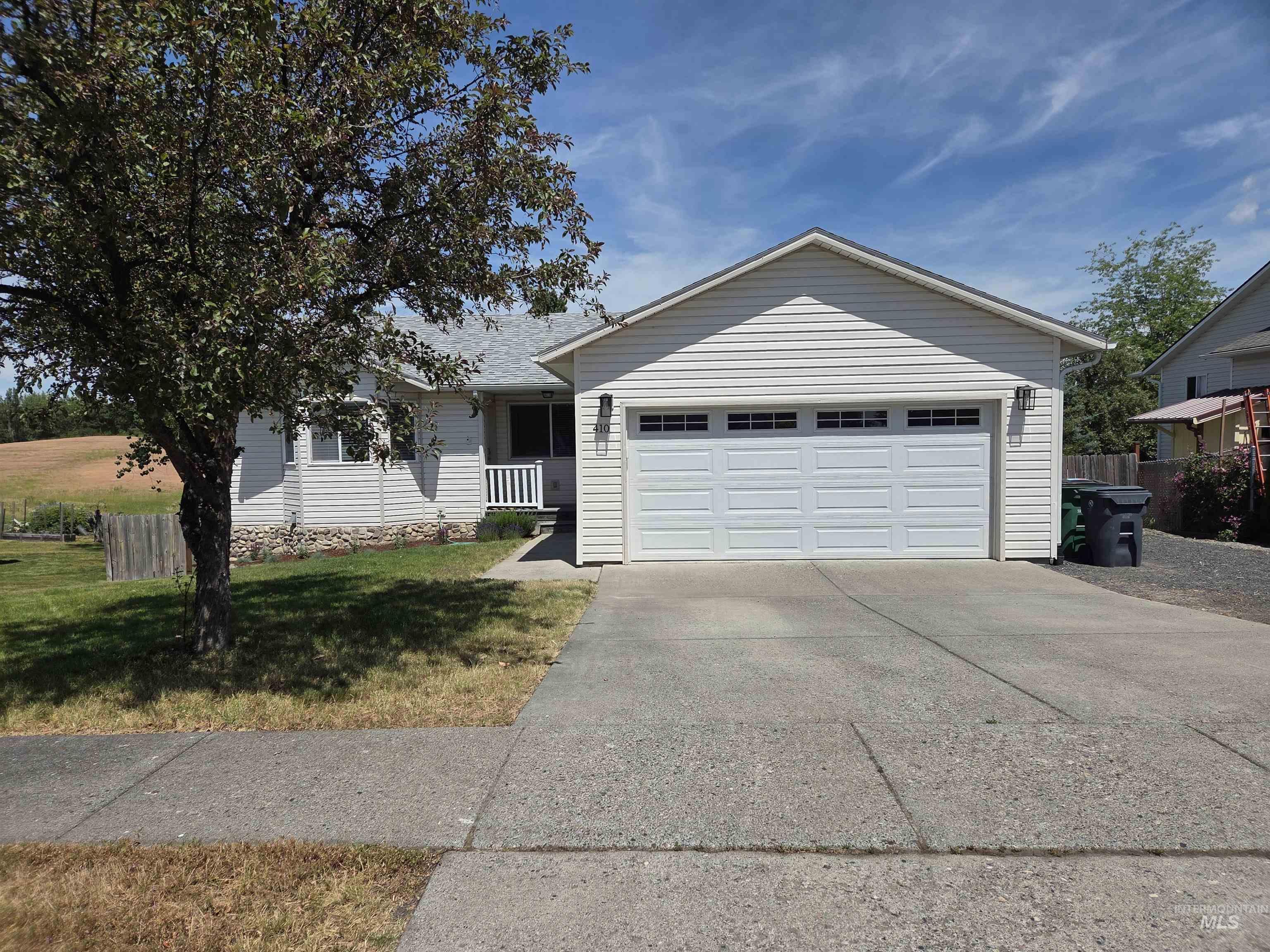 410 Gambels Lane Property Photo 2