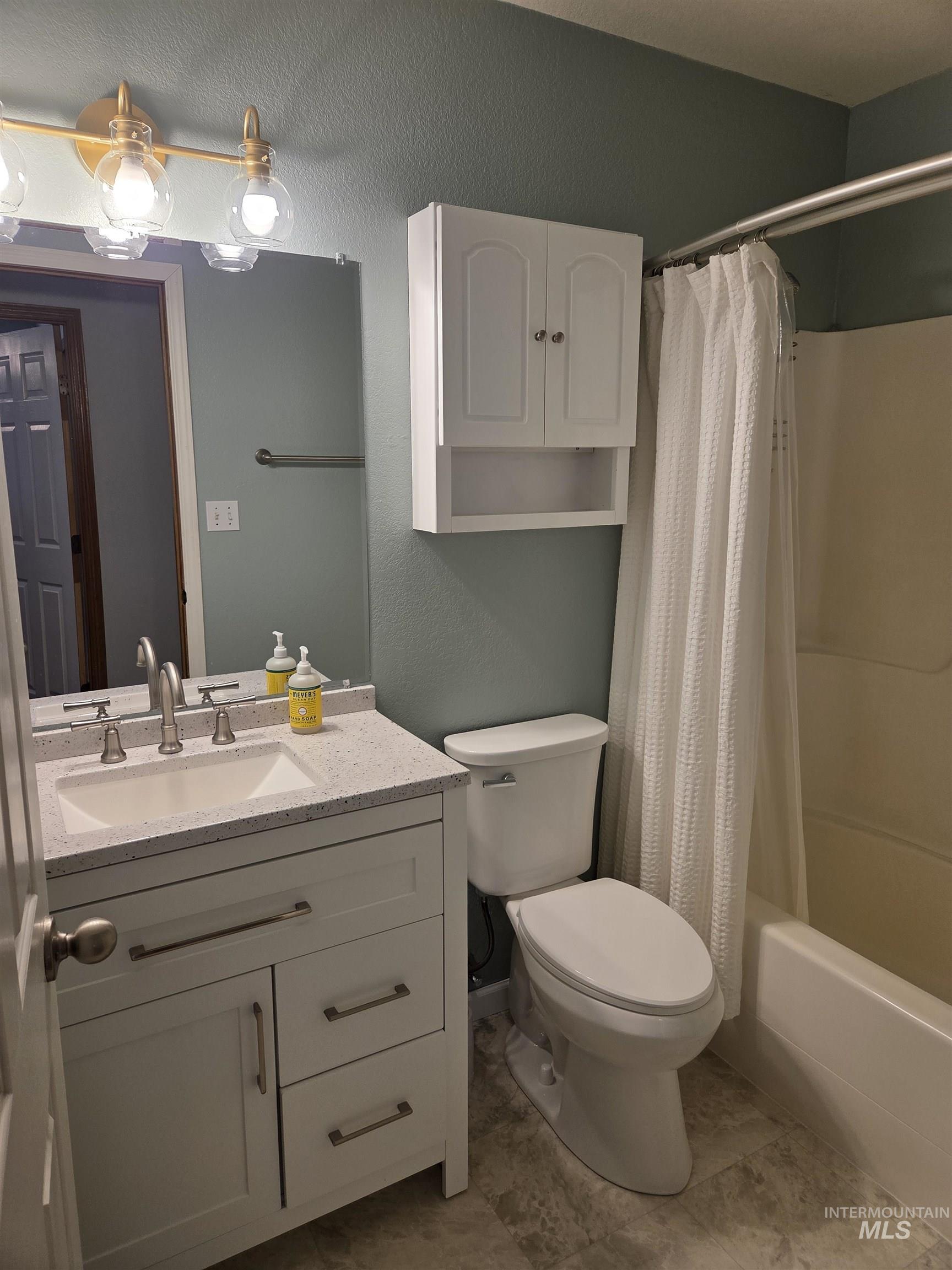 410 Gambels Lane Property Photo 15