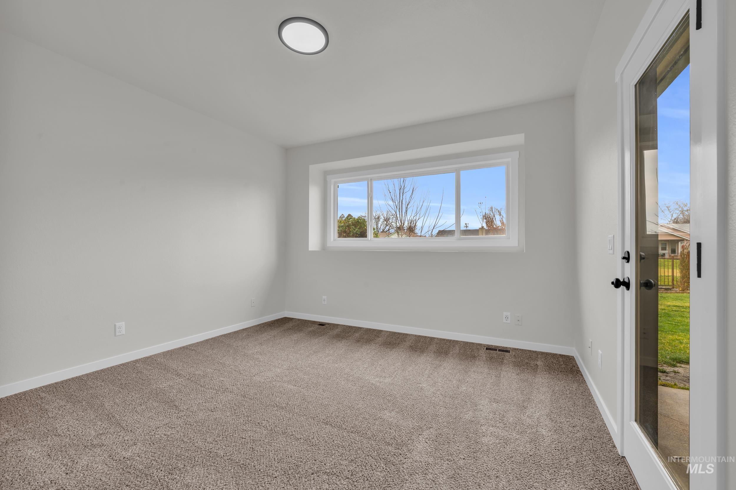 1889 Pilgrim Ave Property Photo 13