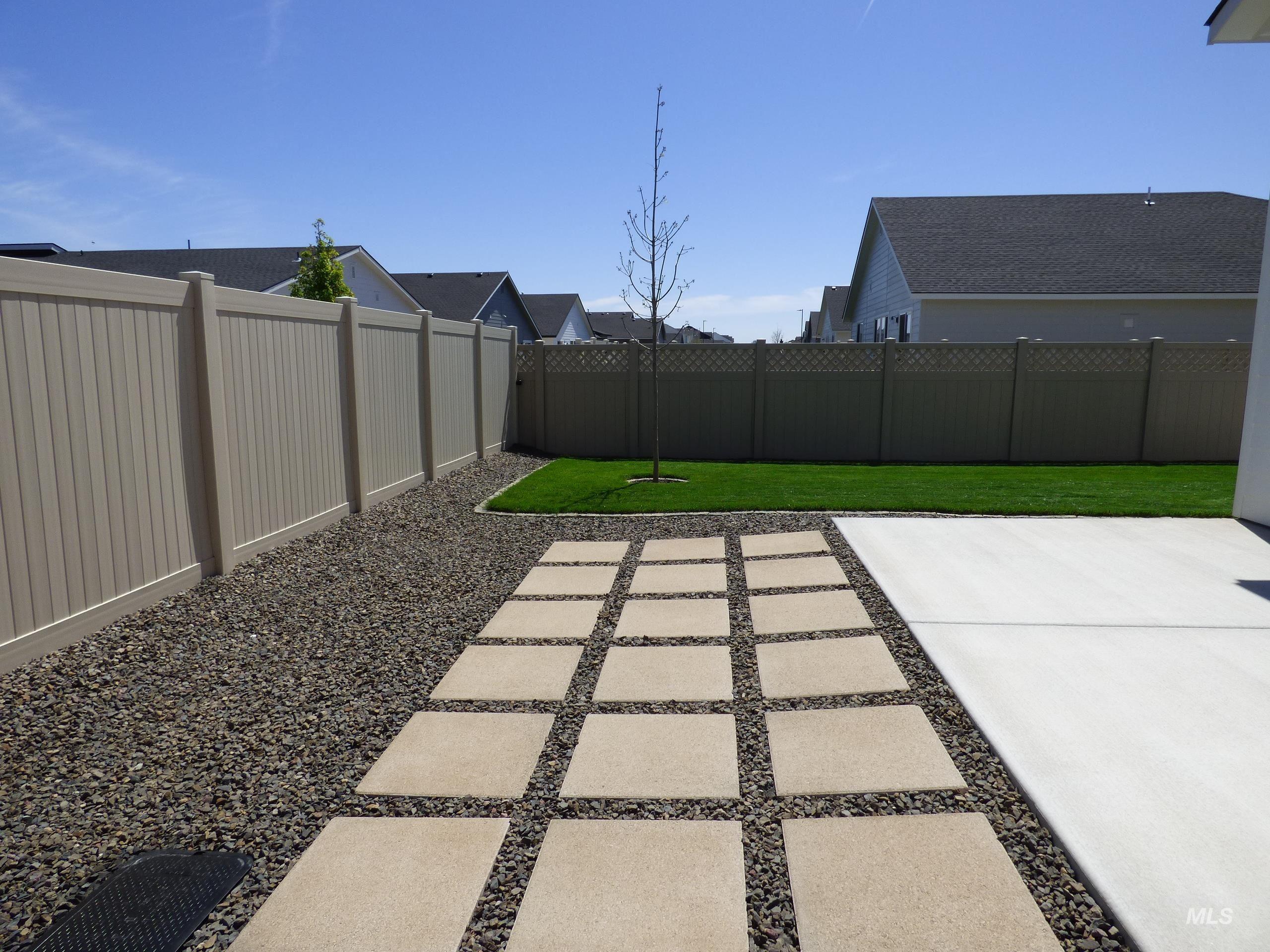 2708 E Buckaroo Dr. Property Photo 42