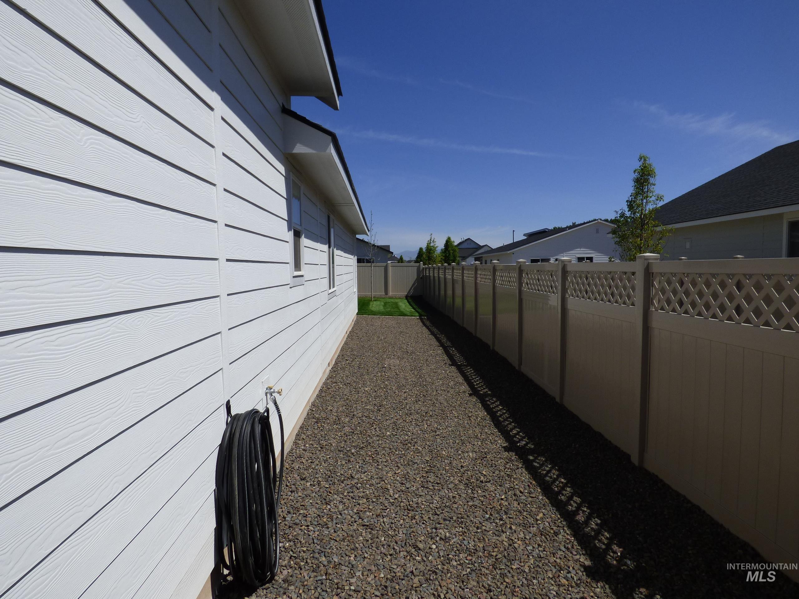 2708 E Buckaroo Dr. Property Photo 45