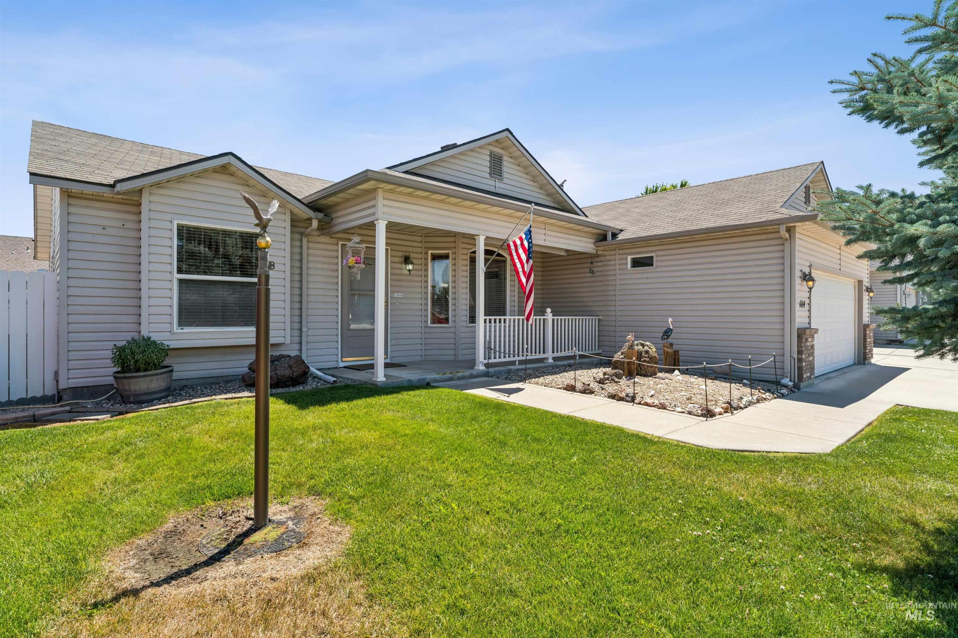 1114 Feltham Peak Dr. Property Photo 6