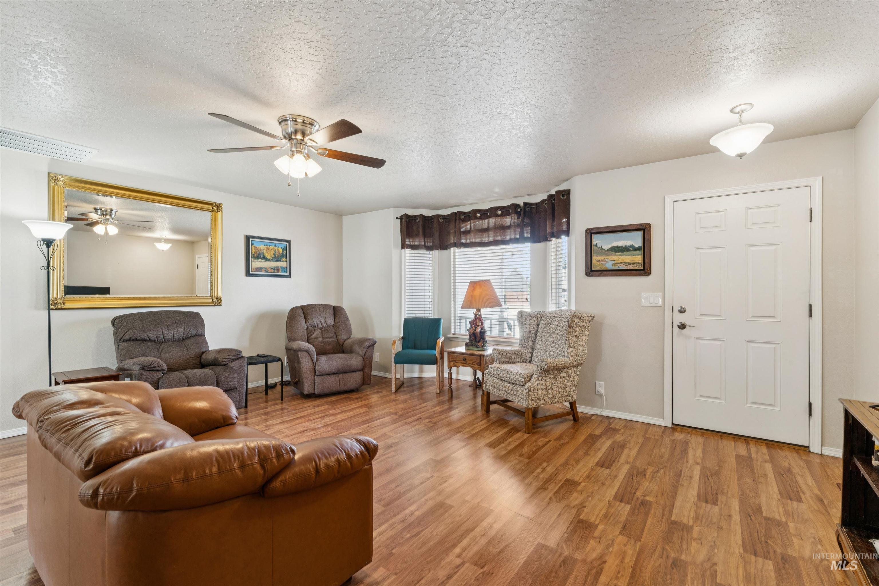 1114 Feltham Peak Dr. Property Photo 8