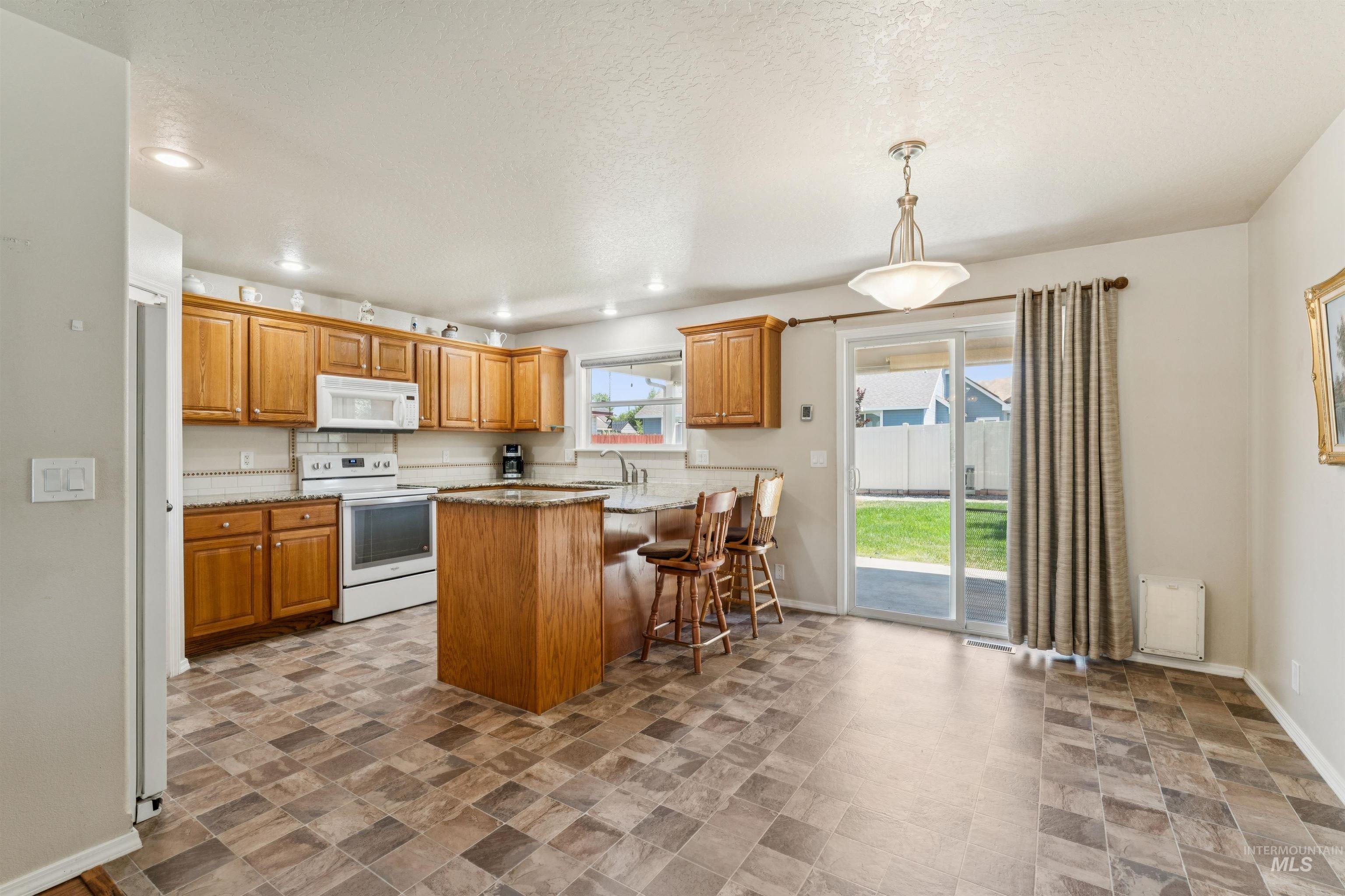 1114 Feltham Peak Dr. Property Photo 12