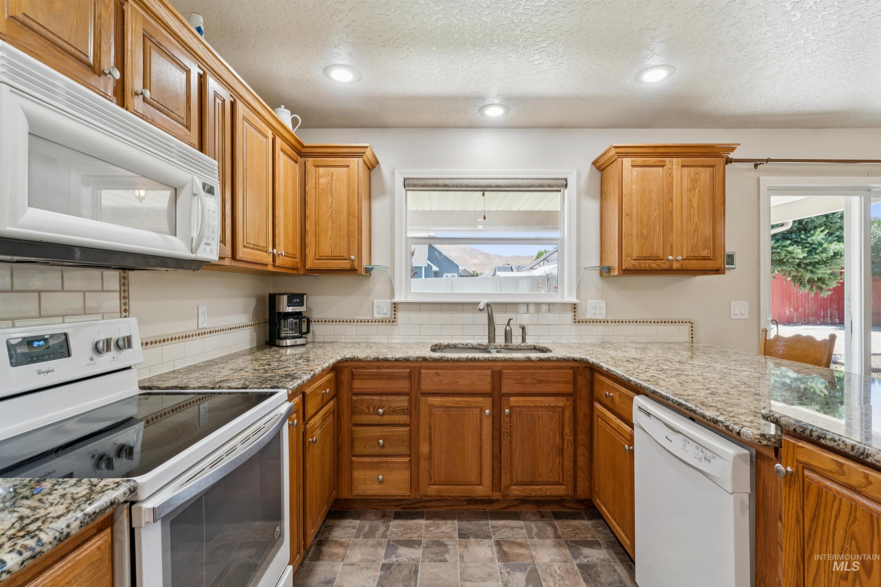 1114 Feltham Peak Dr. Property Photo 15
