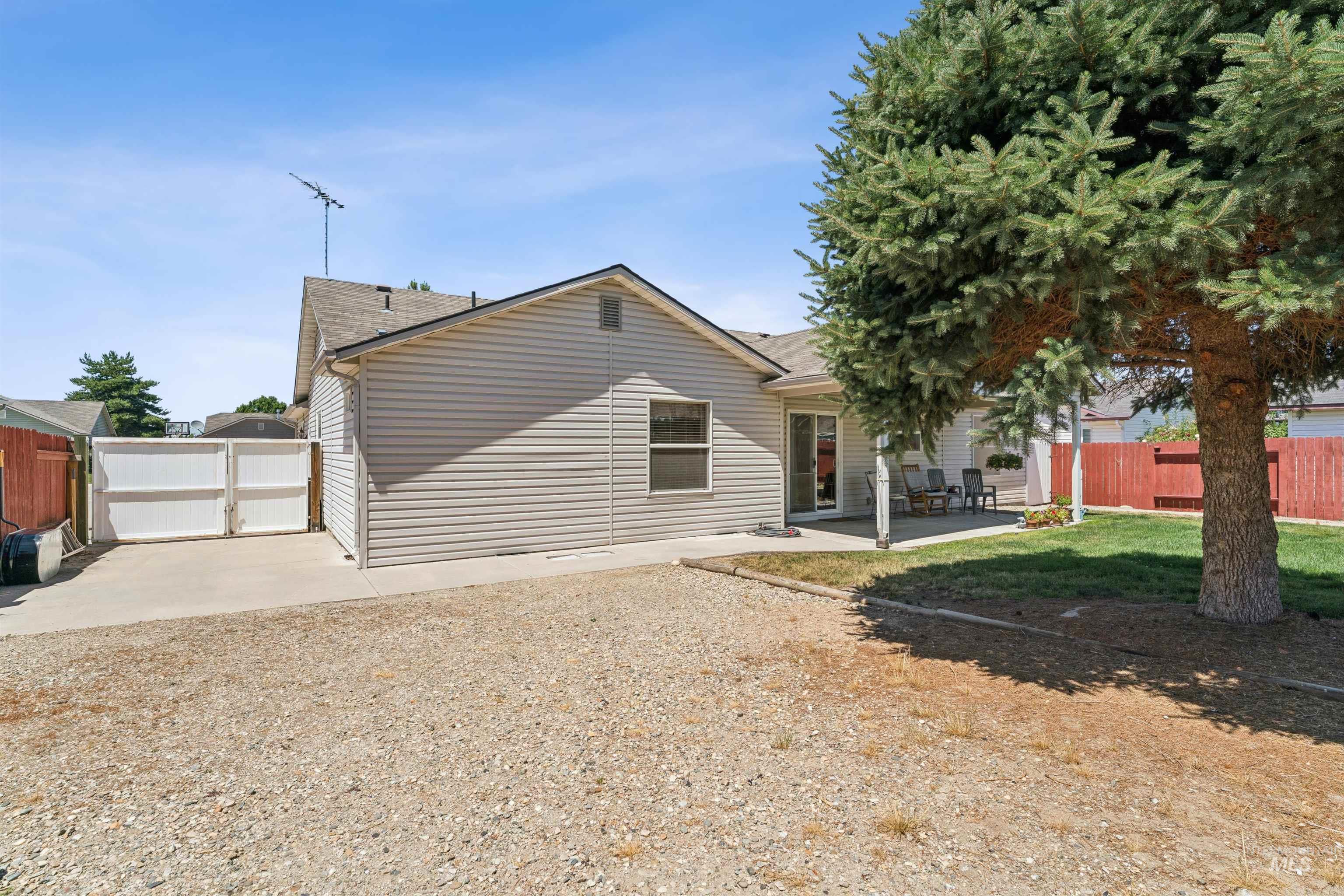 1114 Feltham Peak Dr. Property Photo 38