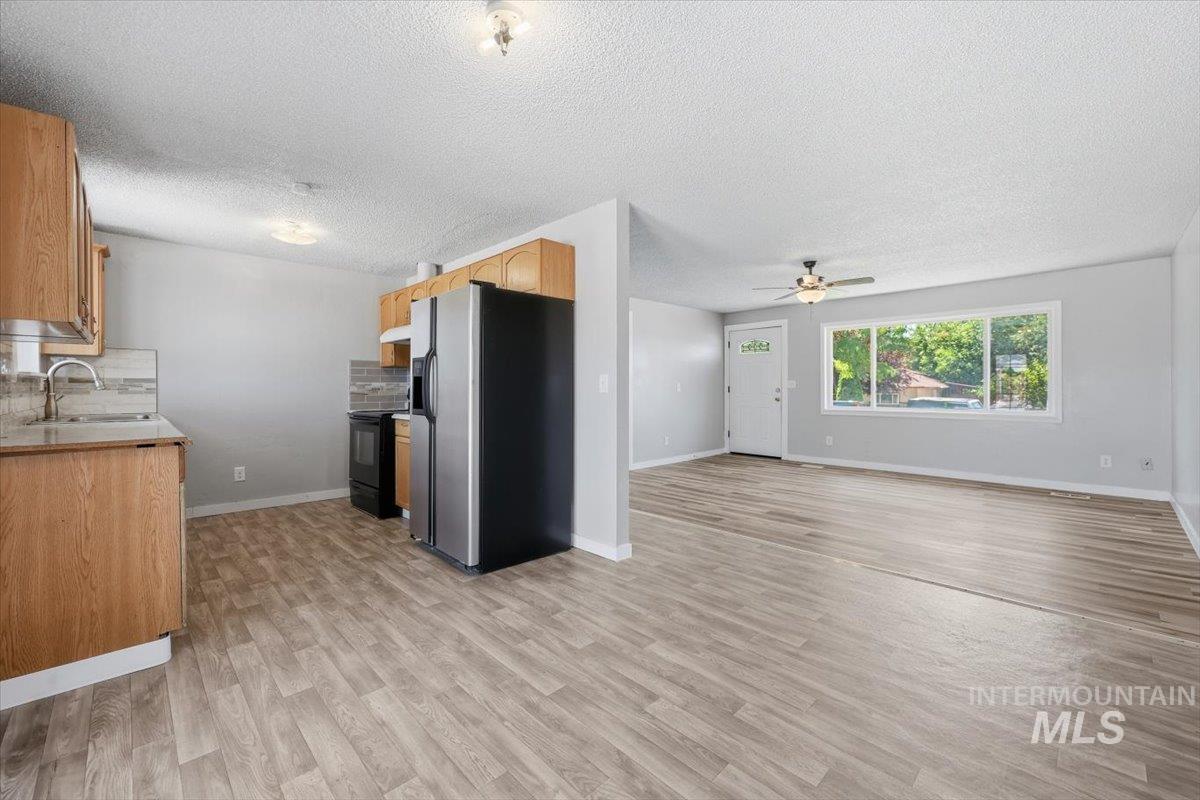5720 Sunset Dr Property Photo 3