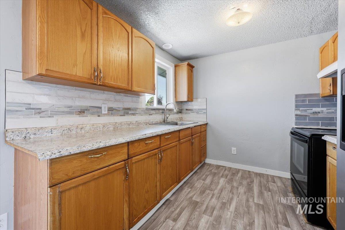 5720 Sunset Dr Property Photo 4