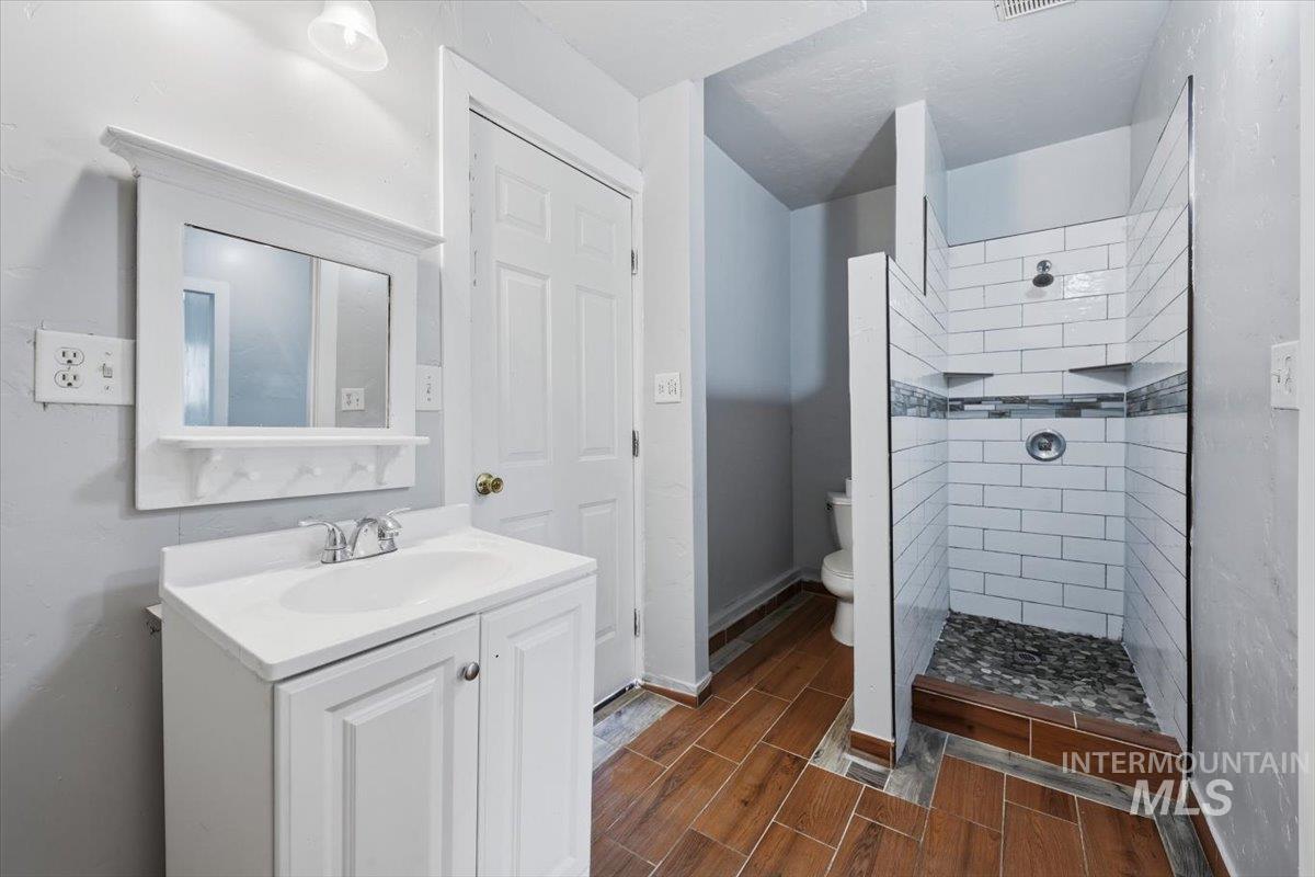 5720 Sunset Dr Property Photo 8