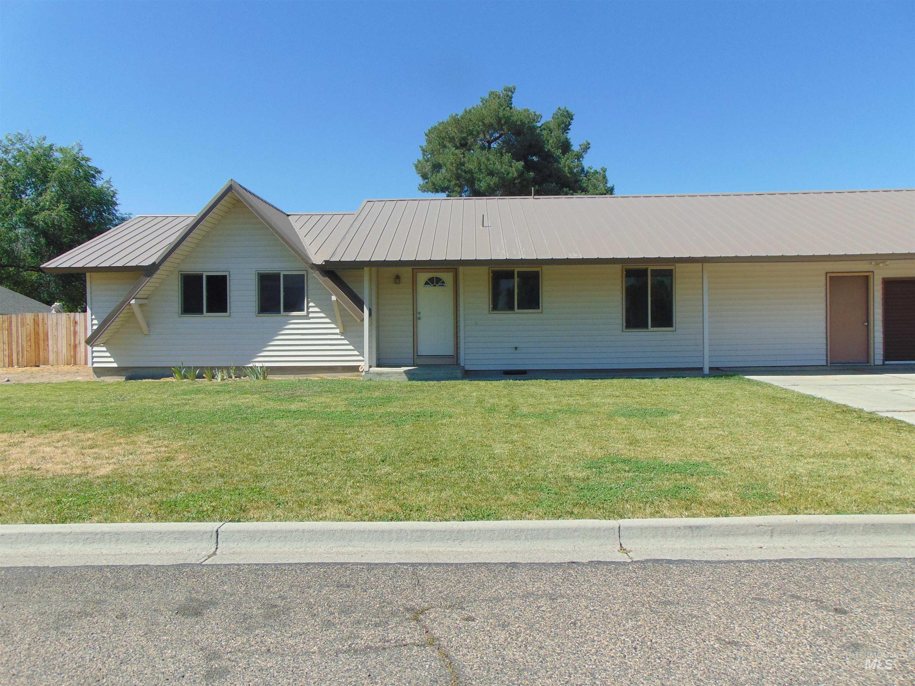 1113 SW 14th Ave. Property Photo 1