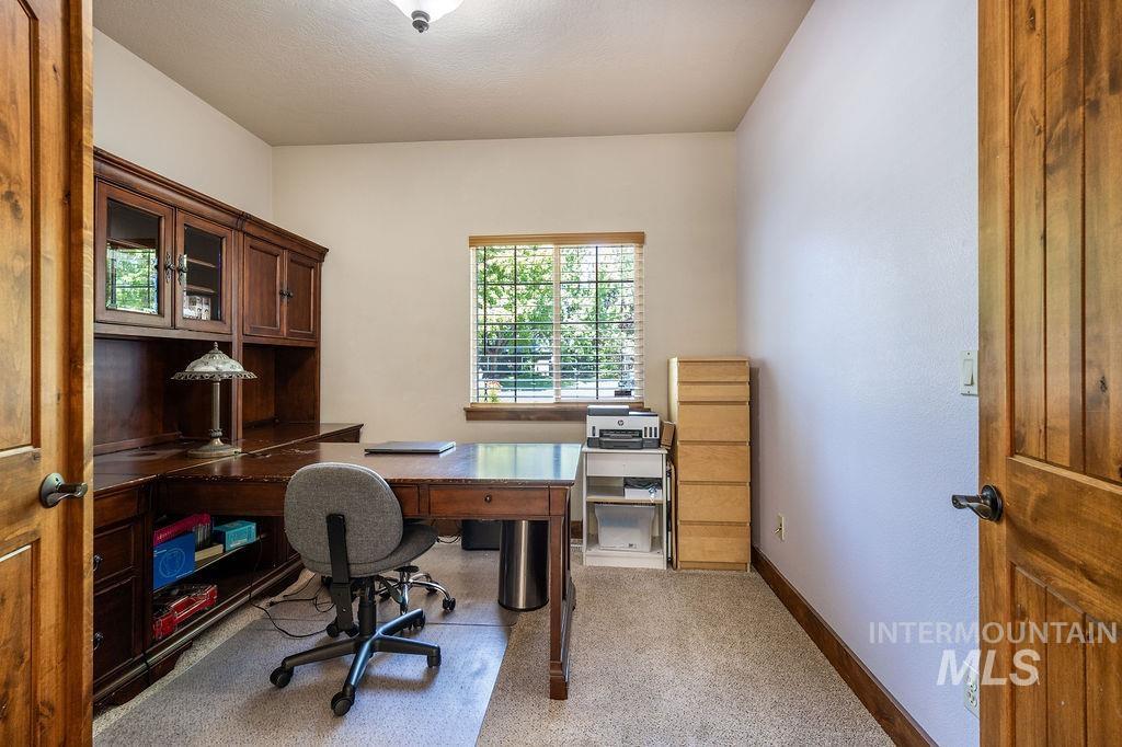 296 N Clearpoint Way Property Photo 8