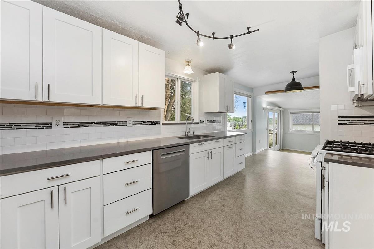 7141 W Hill Rd Property Photo 6