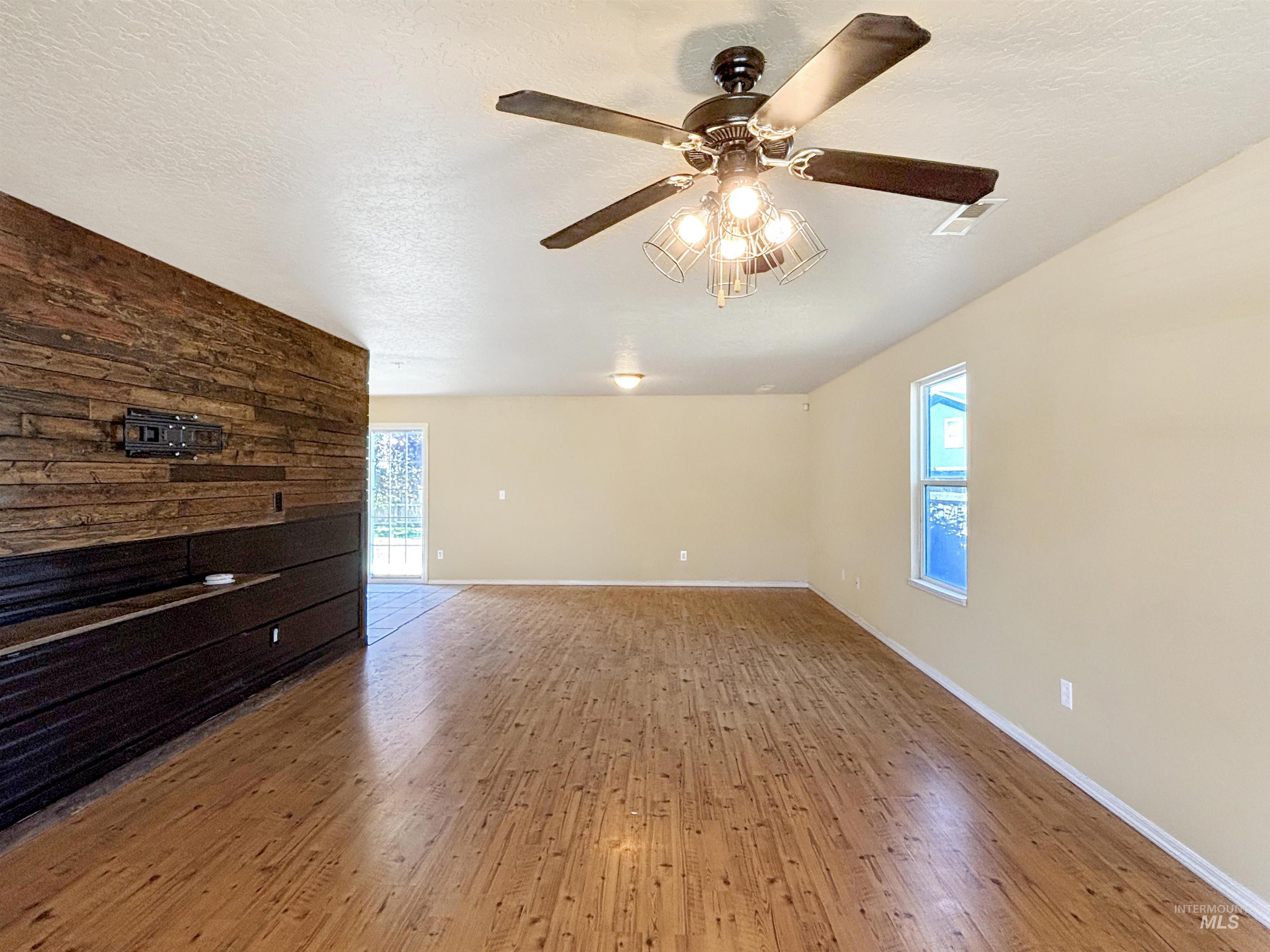 118 Parkland Way Property Photo 6