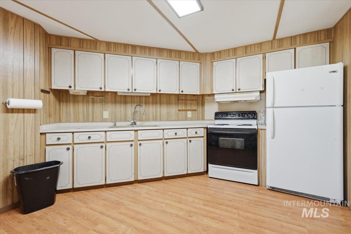 18177 Batt Corner Property Photo 7