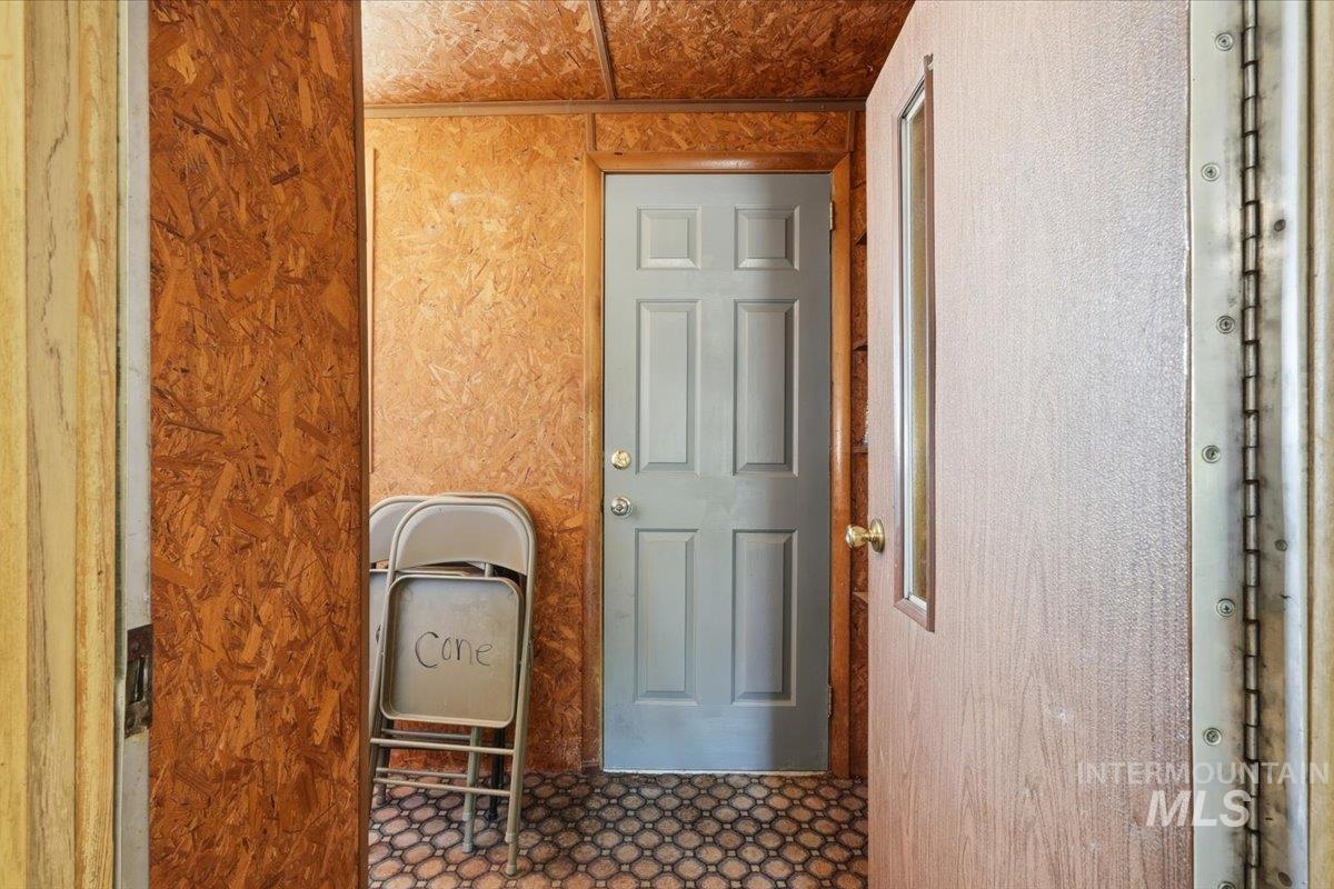 18177 Batt Corner Property Photo 9