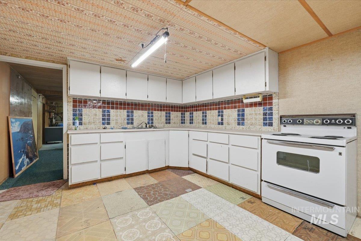 18177 Batt Corner Property Photo 21