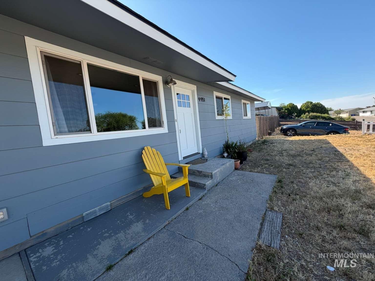9951 W Fox Ridge Dr Property Photo 2