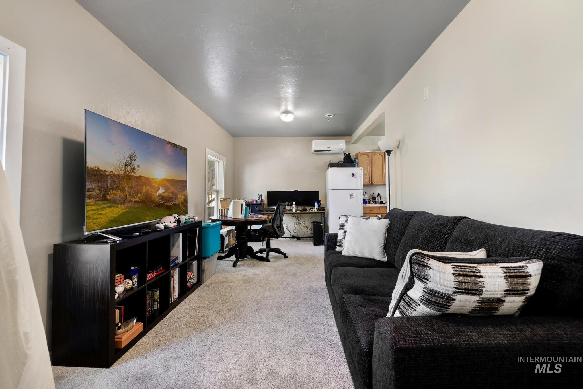 319/321 Idaho Street Property Photo 5