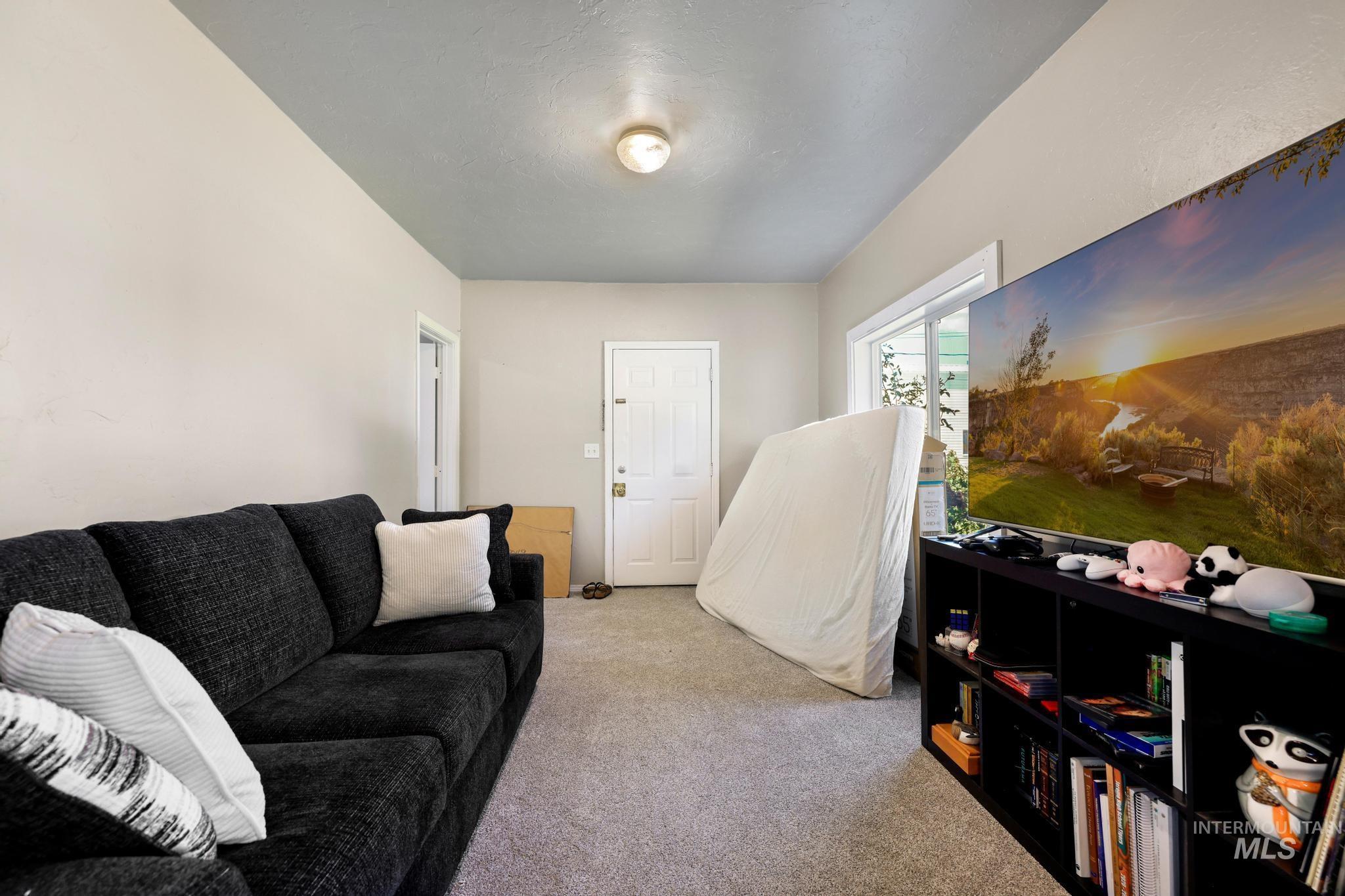 319/321 Idaho Street Property Photo 7