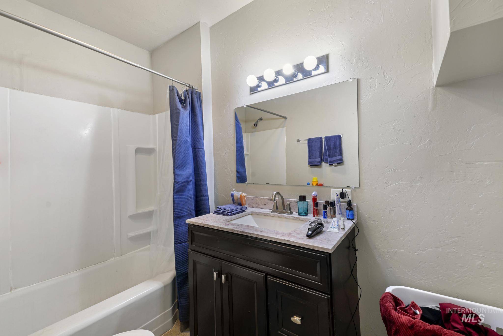 319/321 Idaho Street Property Photo 11