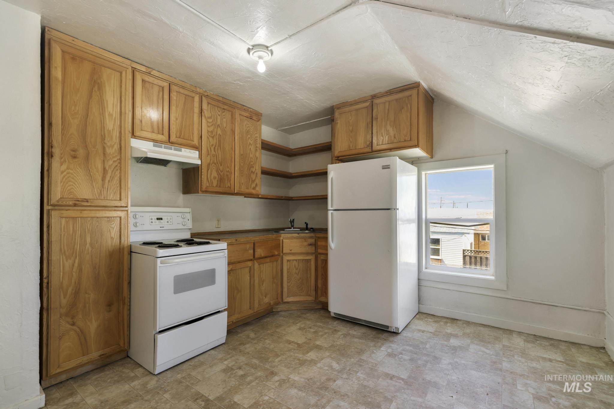 319/321 Idaho Street Property Photo 12