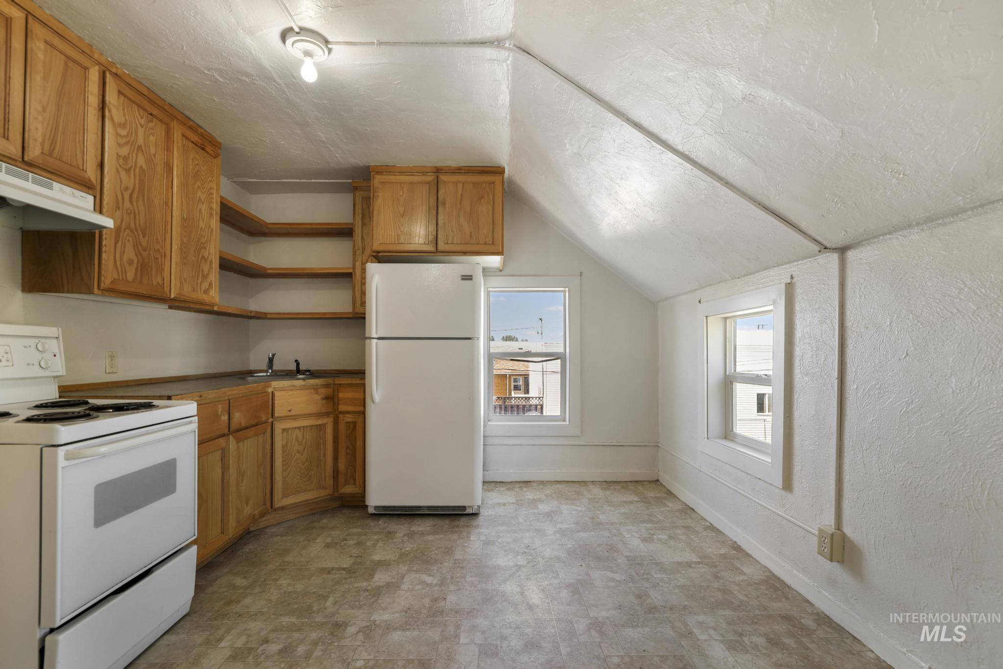 319/321 Idaho Street Property Photo 13