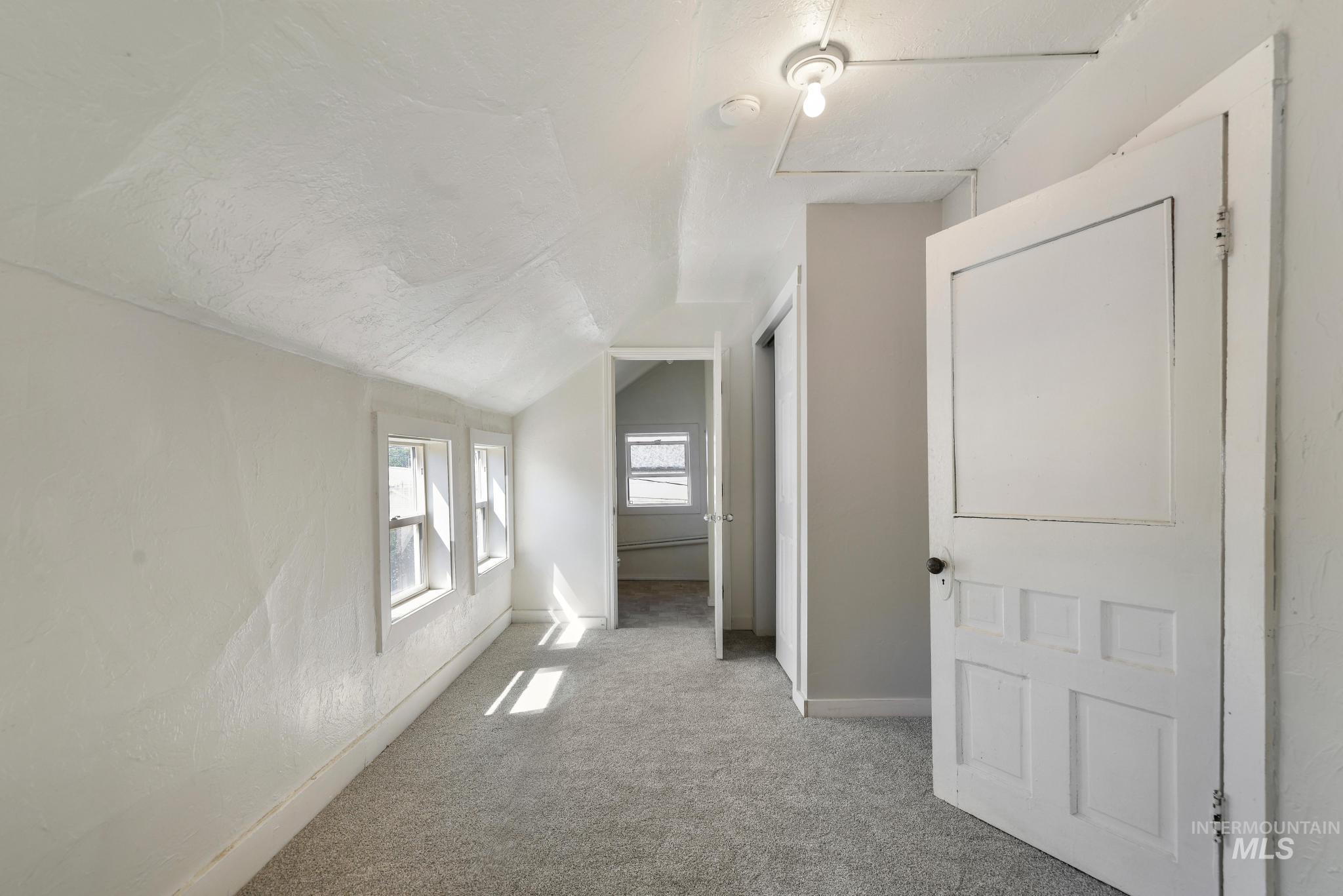 319/321 Idaho Street Property Photo 16